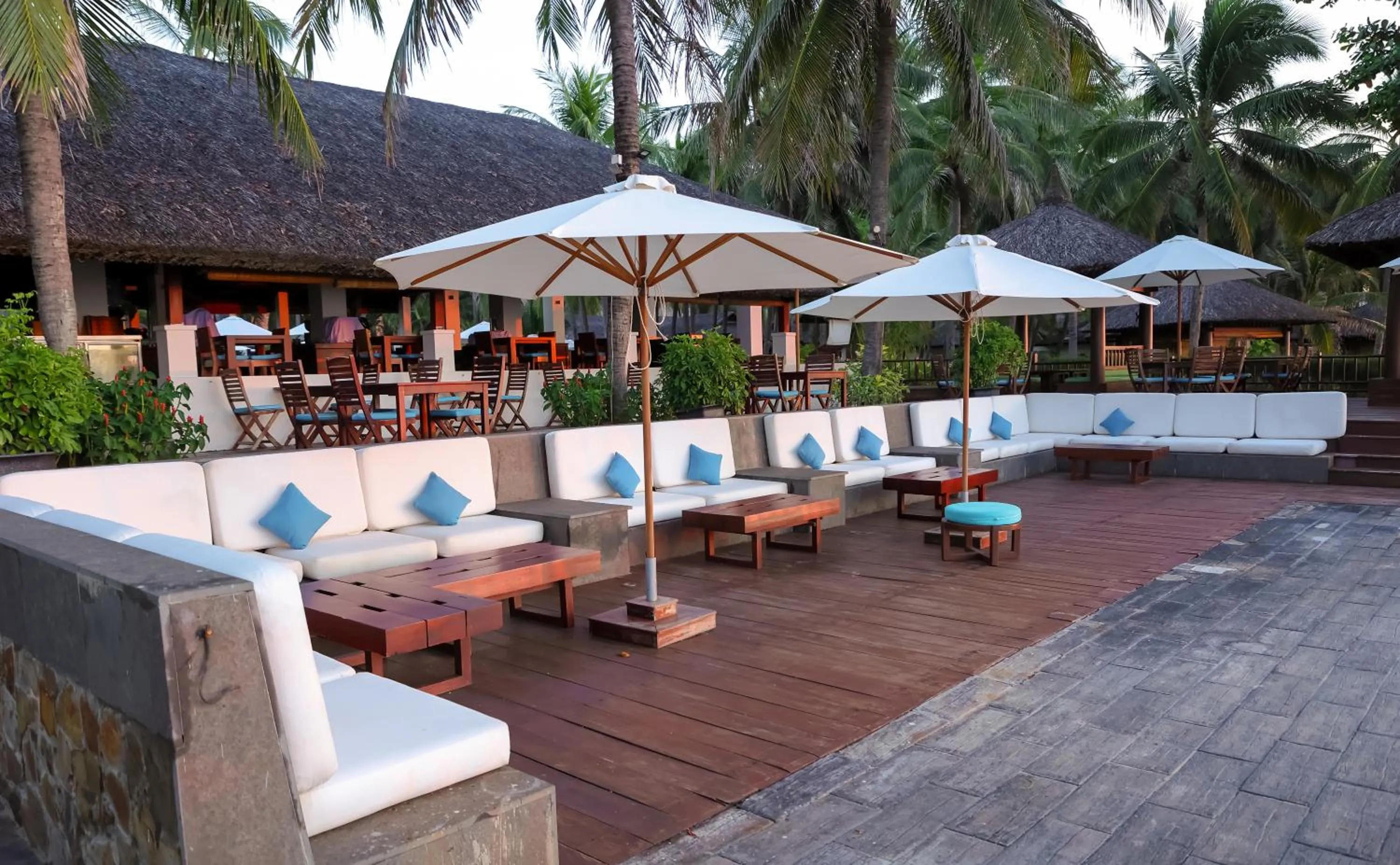 Restaurant/places to eat in Blue Ocean Resort