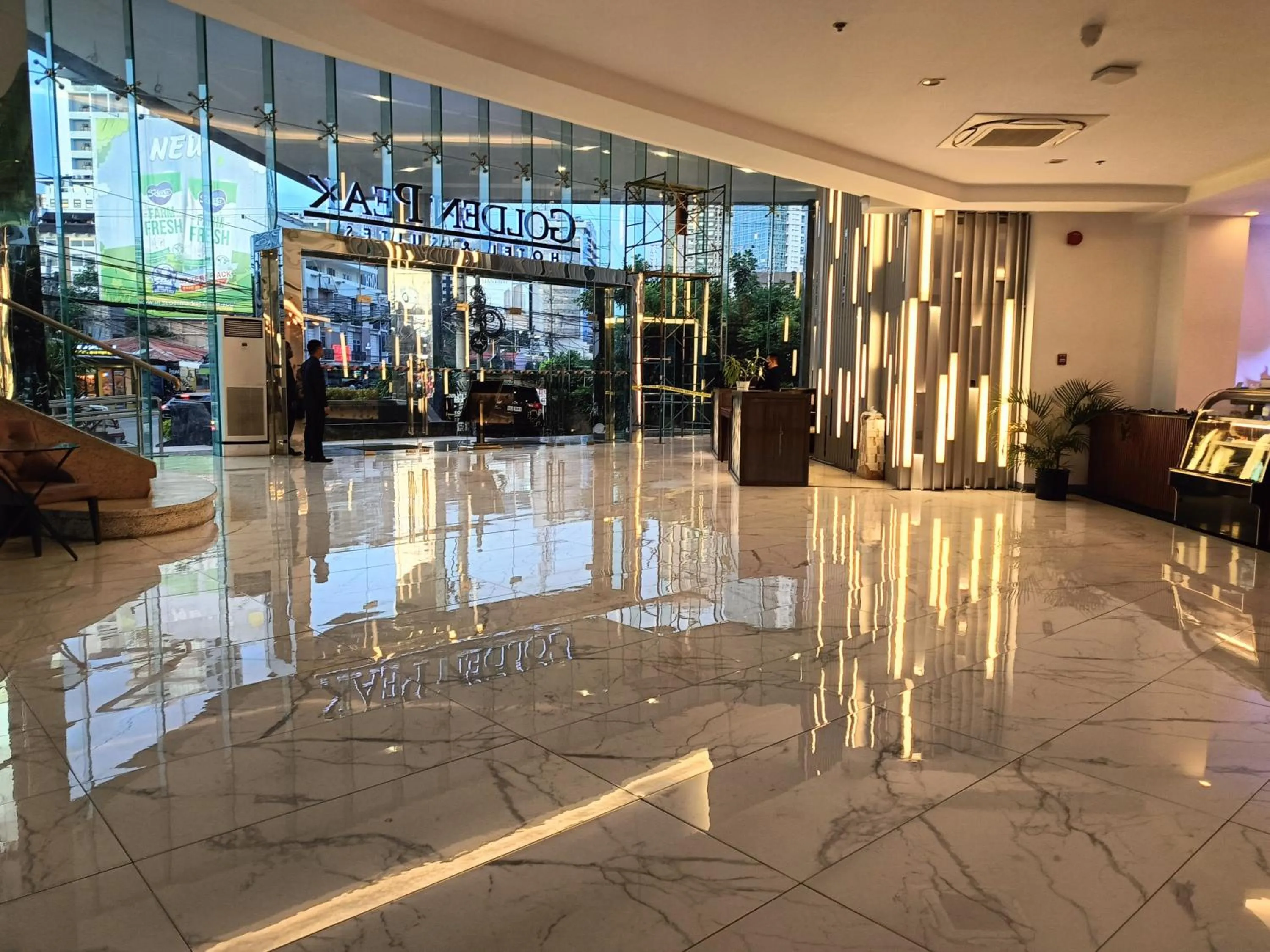 Property building in Golden Peak Hotel & Suites powered by Cocotel