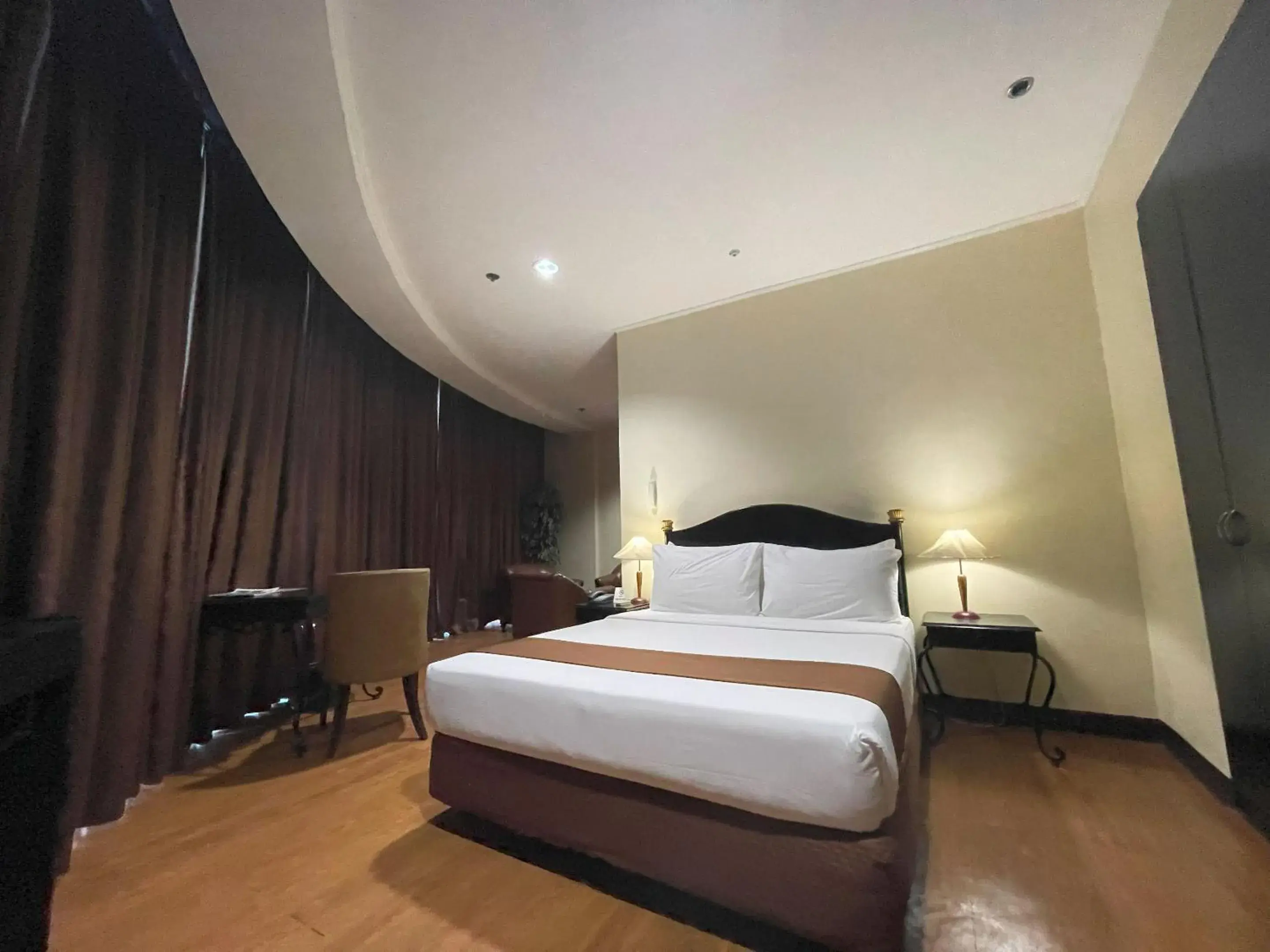 Suite in Golden Peak Hotel & Suites powered by Cocotel Suite in Golden Peak Hotel & Suites powered by Cocotel