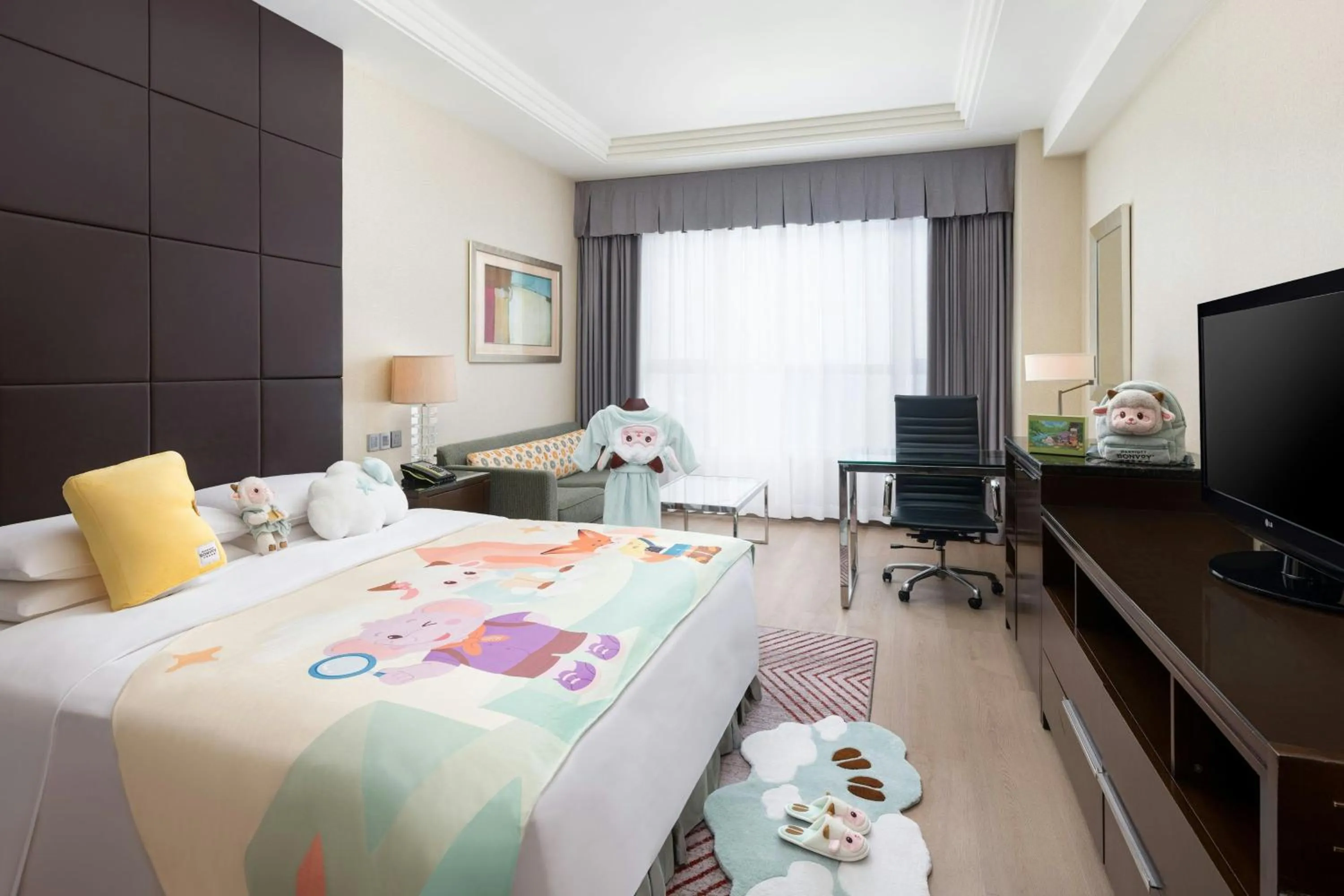 Photo of the whole room, Bed in Courtyard by Marriott Kunshan