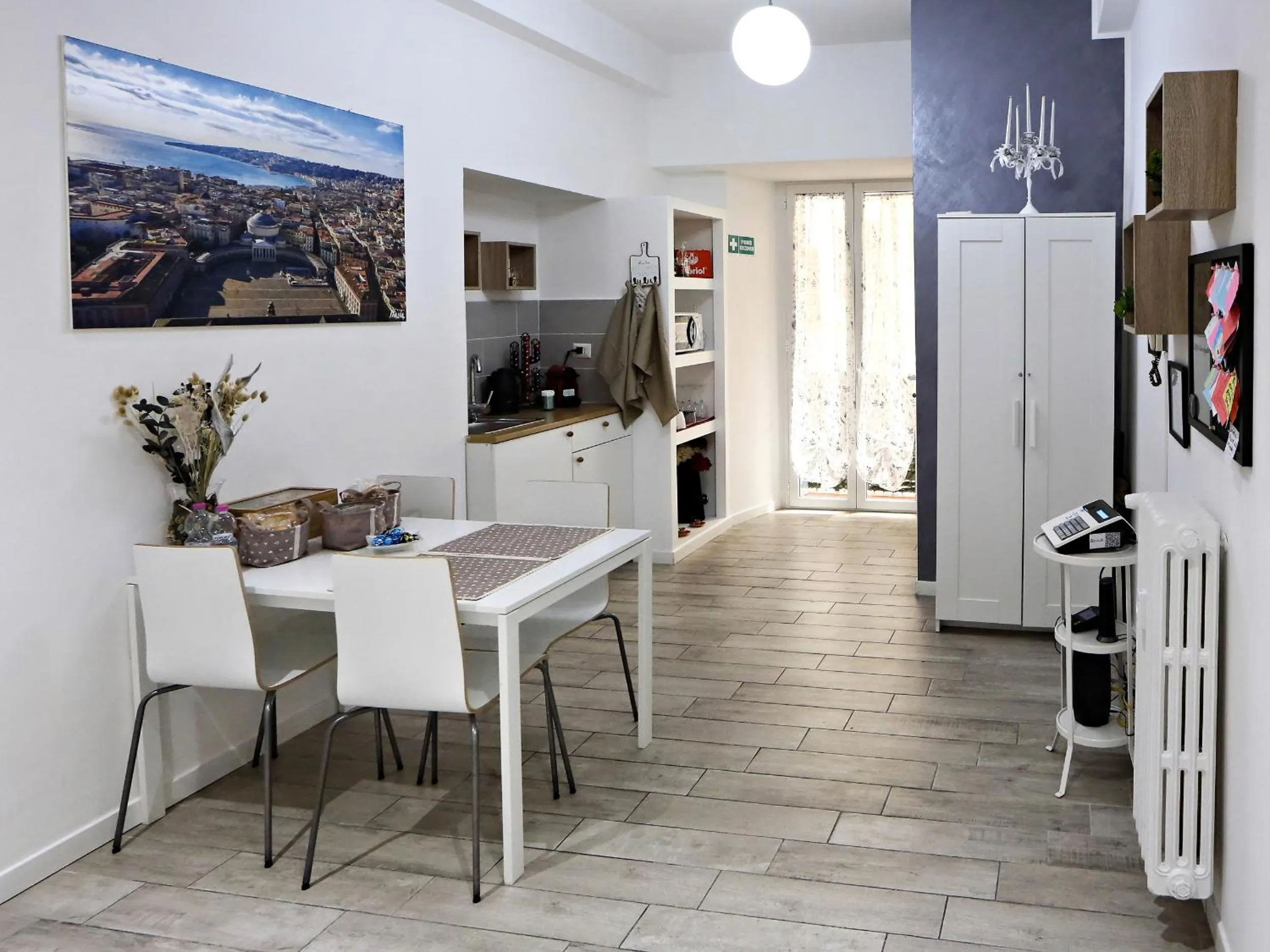 Kitchen or kitchenette in Relais Villa Borghese