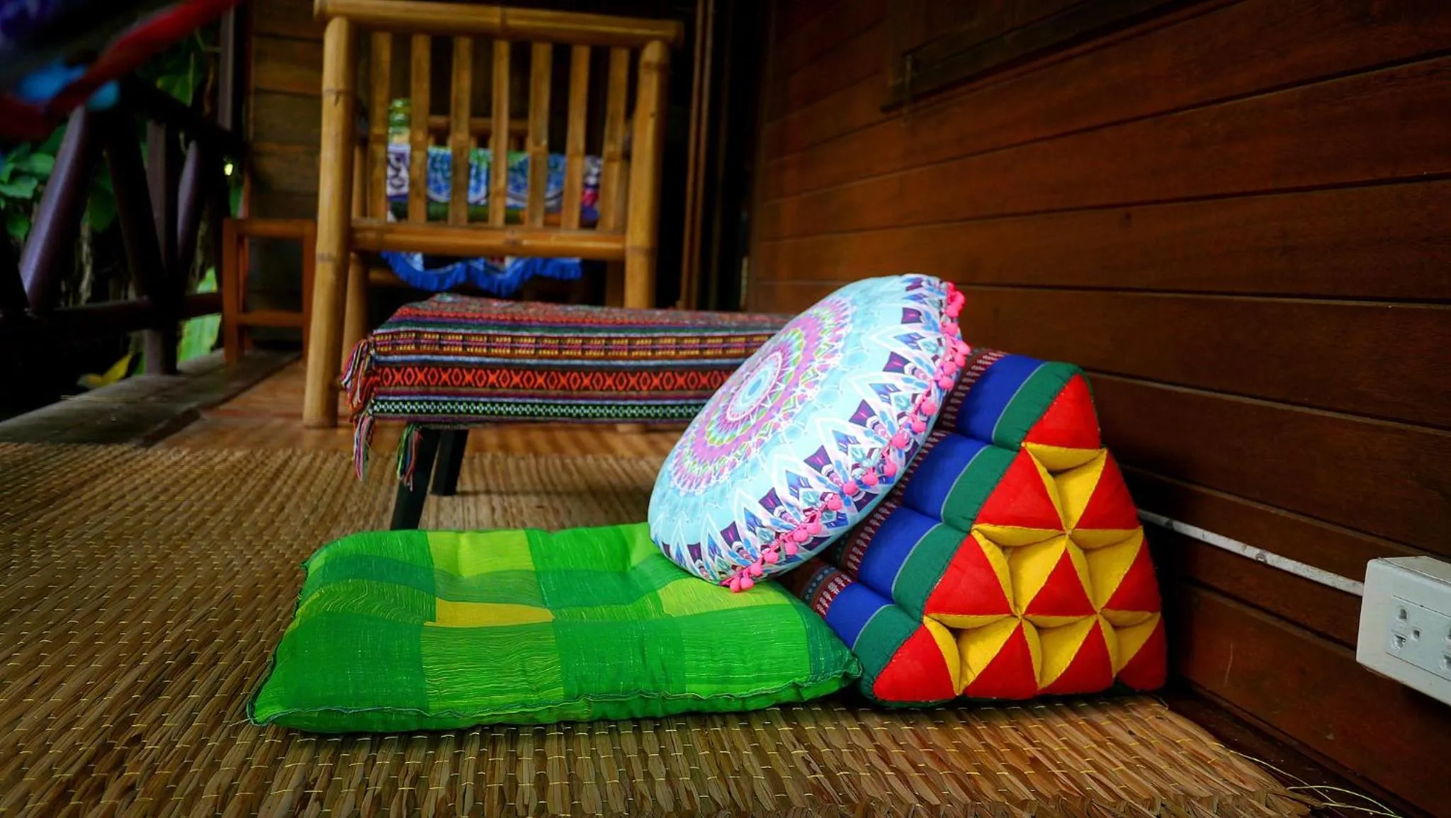 Communal lounge/ TV room in Pho Rak Nah Pai