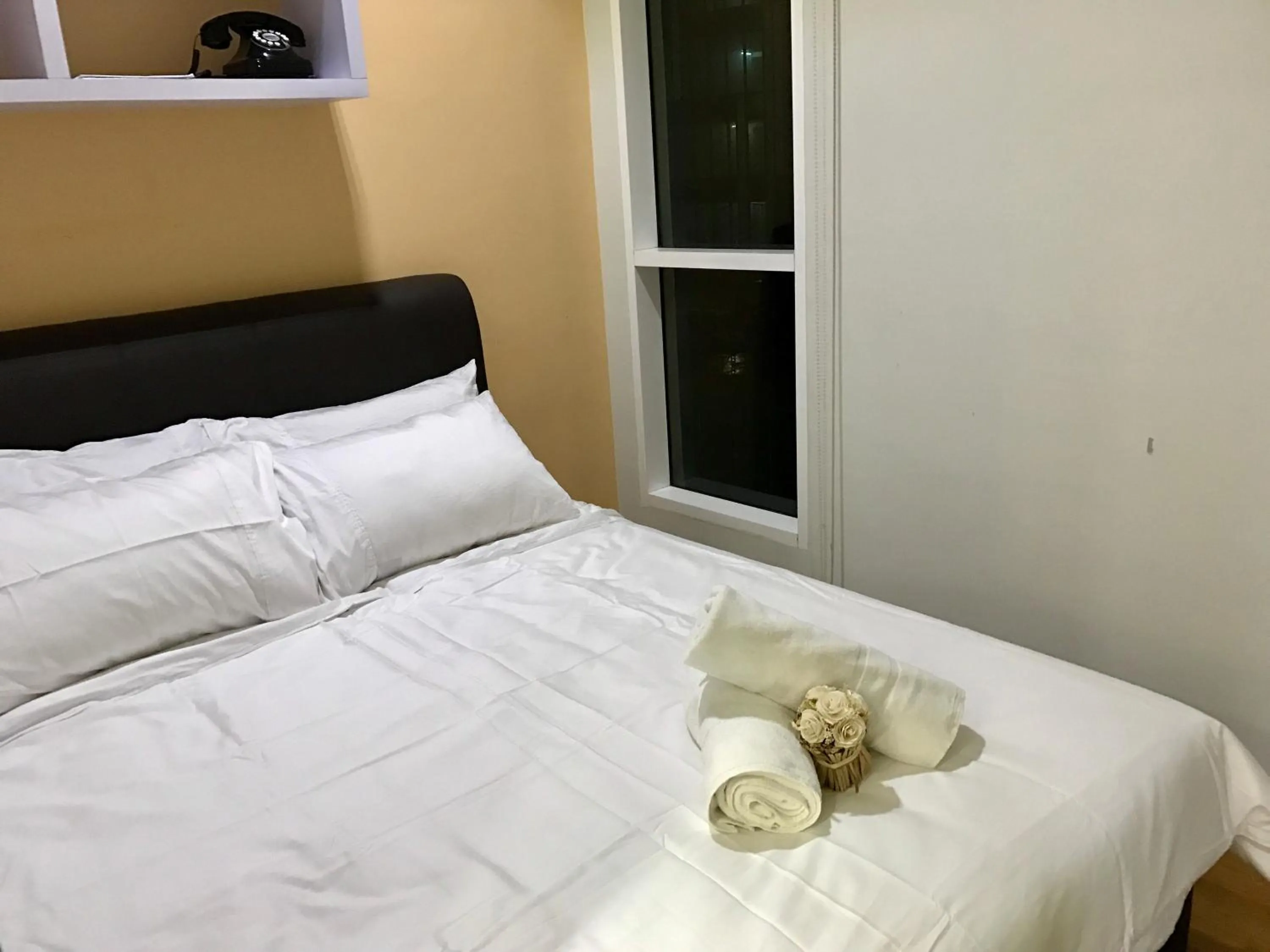 Bed in Soho Suites Klcc By Pnut