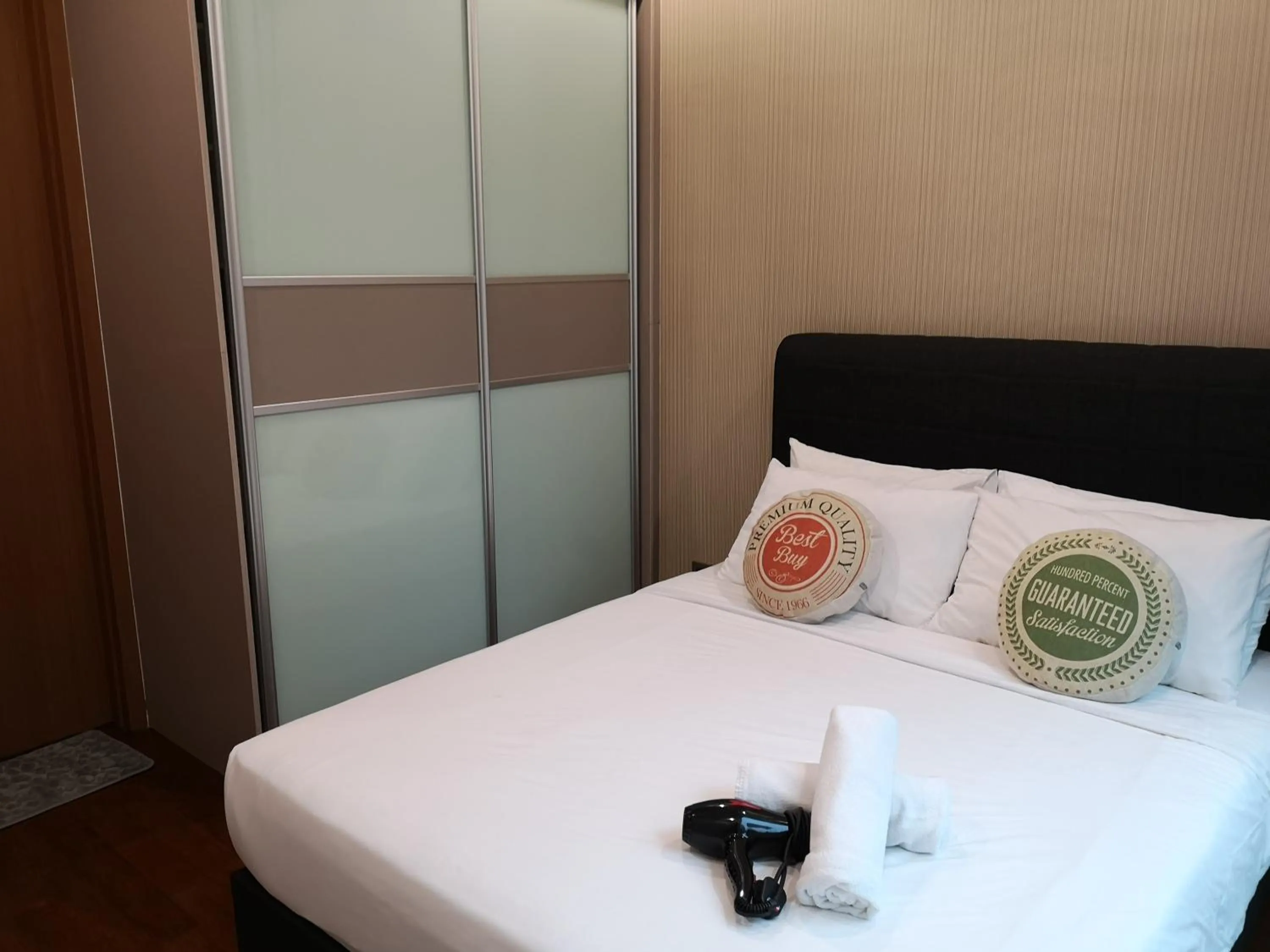 Bed in Soho Suites Klcc By Pnut