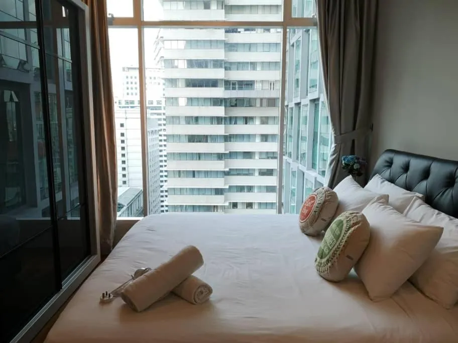 Bed in Soho Suites Klcc By Pnut