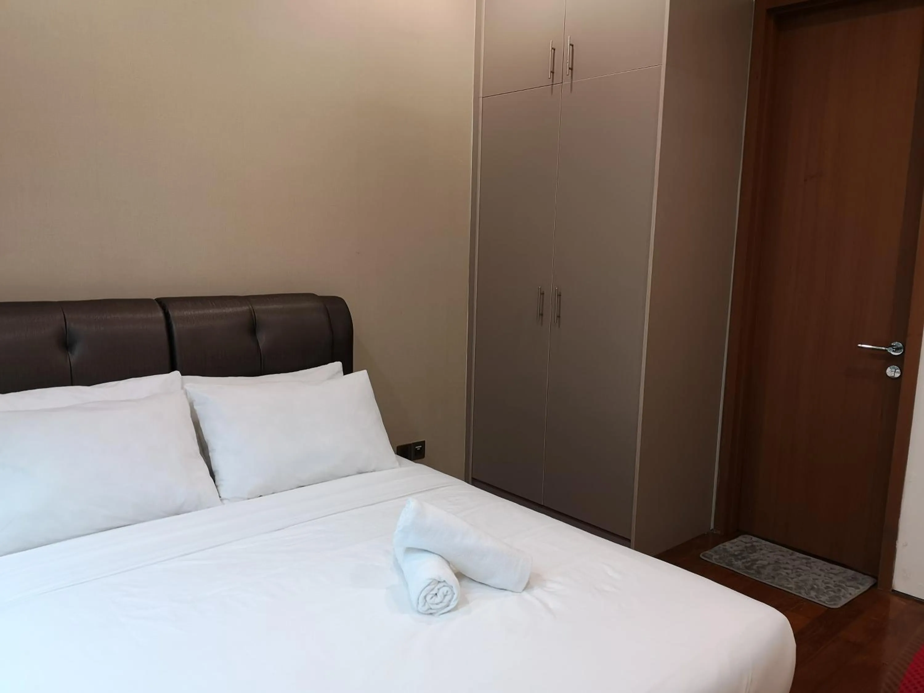 Bed in Soho Suites Klcc By Pnut