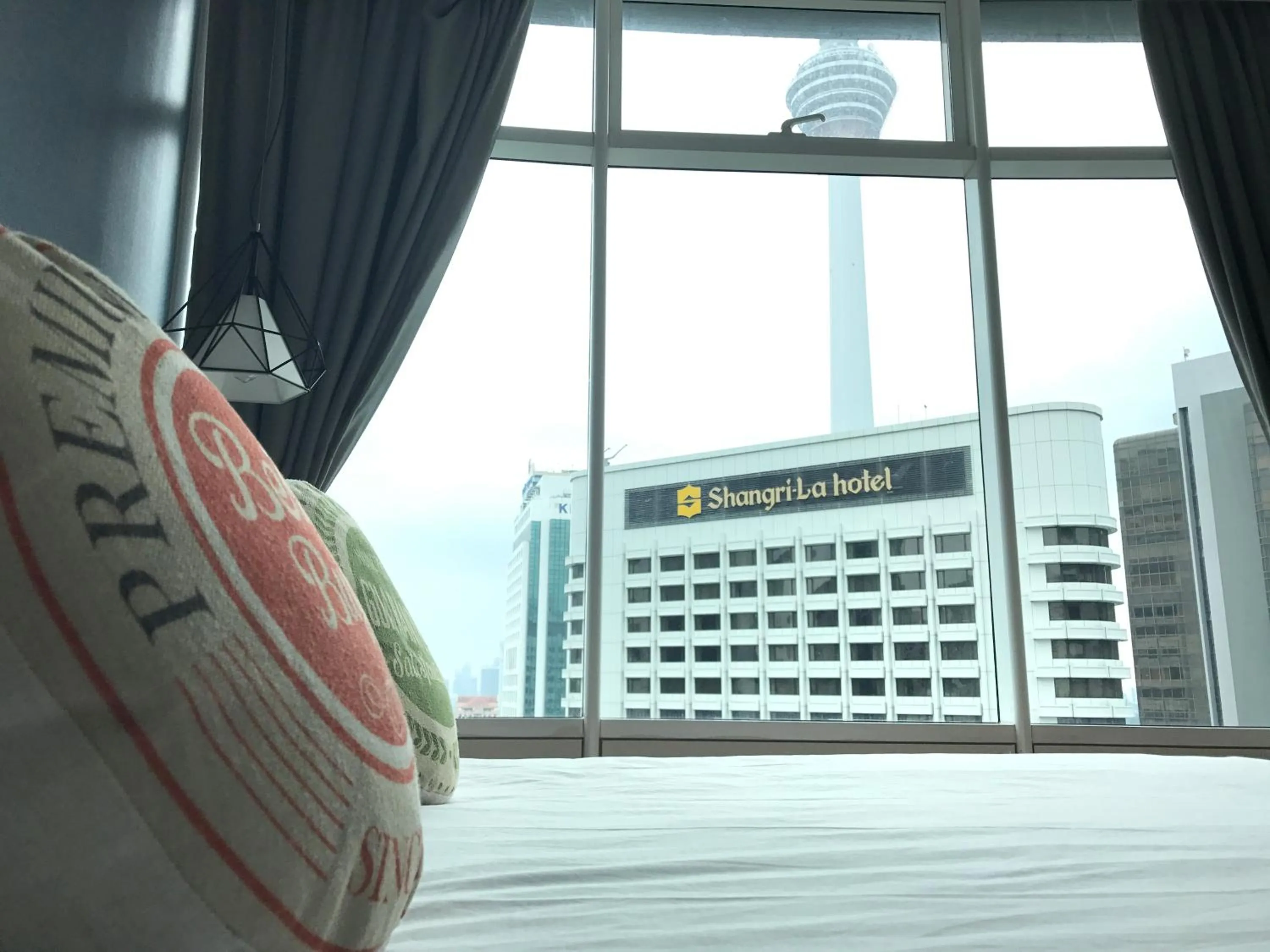 Bed in VORTEX SUITES KLCC by PNUT With NETFLIX