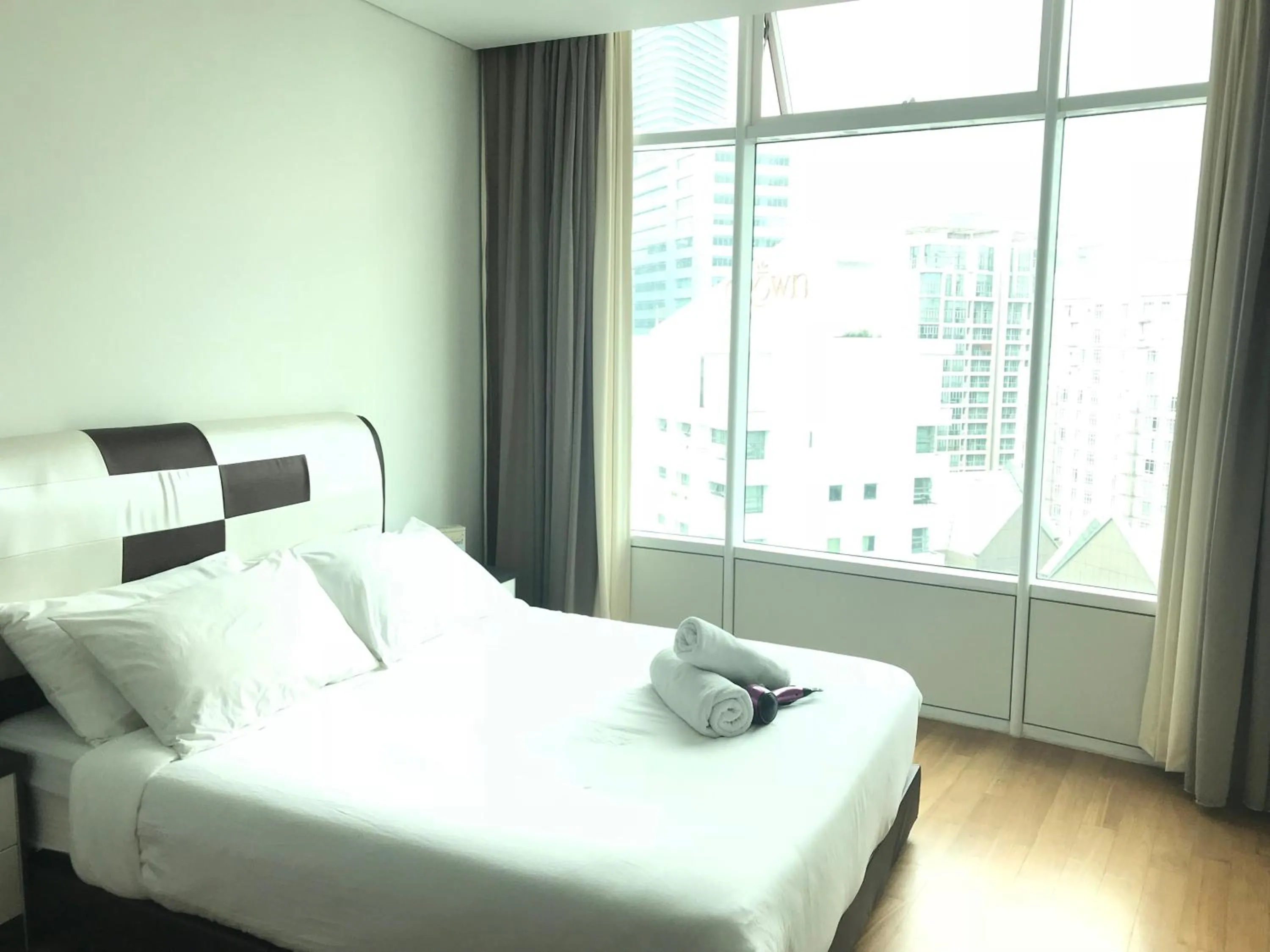 Bed in VORTEX SUITES KLCC by PNUT With NETFLIX