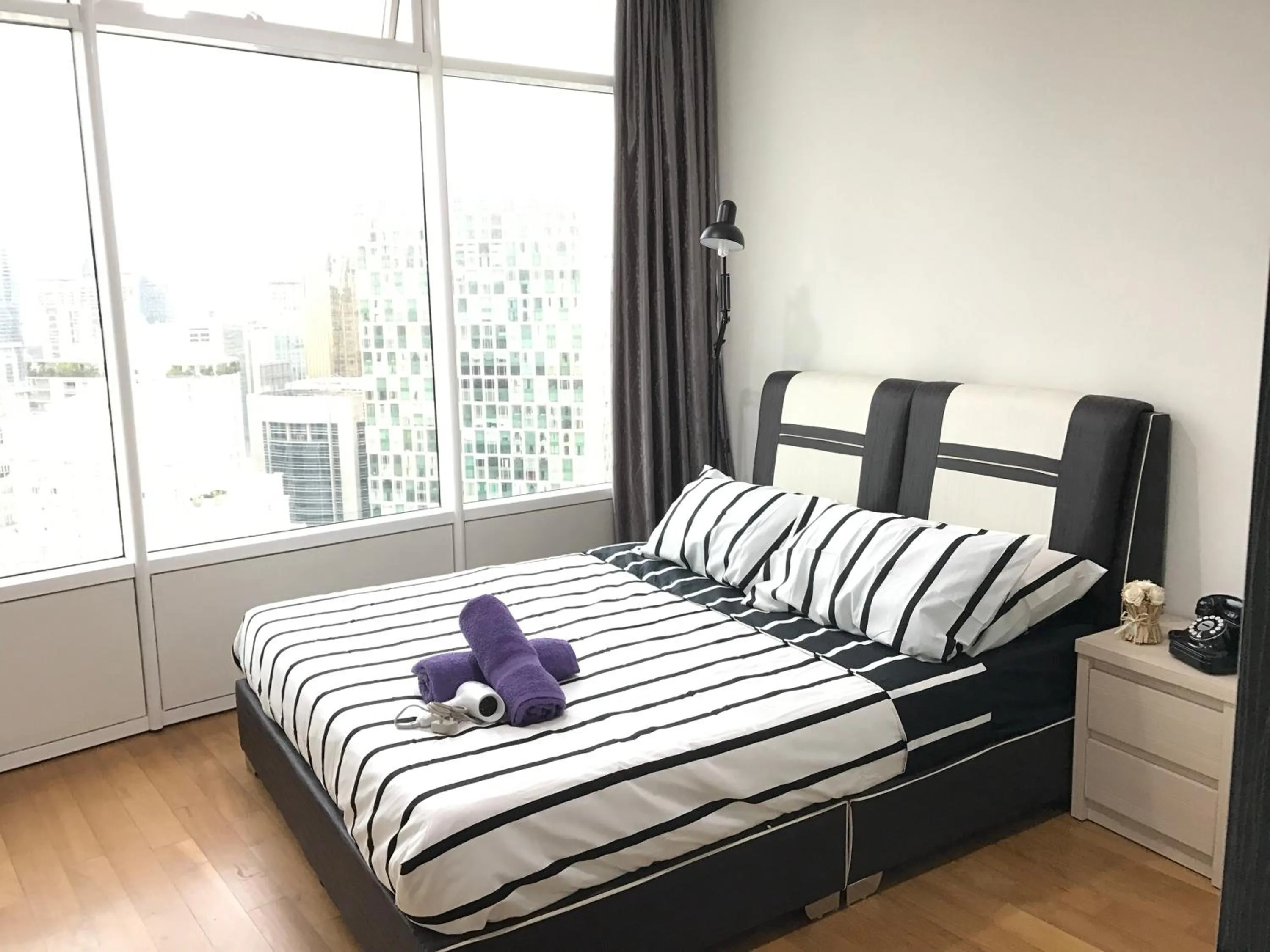 Bed in VORTEX SUITES KLCC by PNUT With NETFLIX