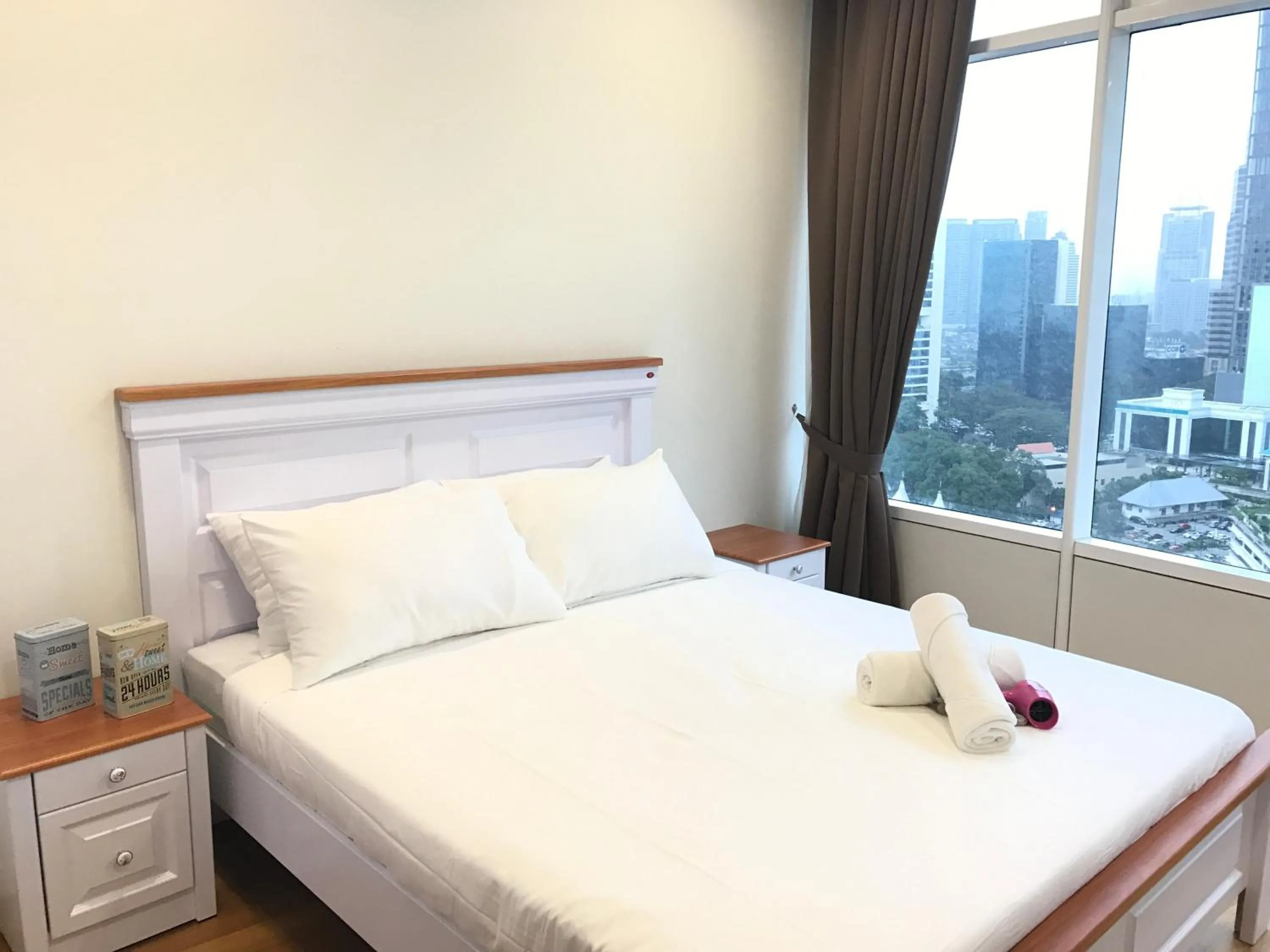 Bed in VORTEX SUITES KLCC by PNUT With NETFLIX