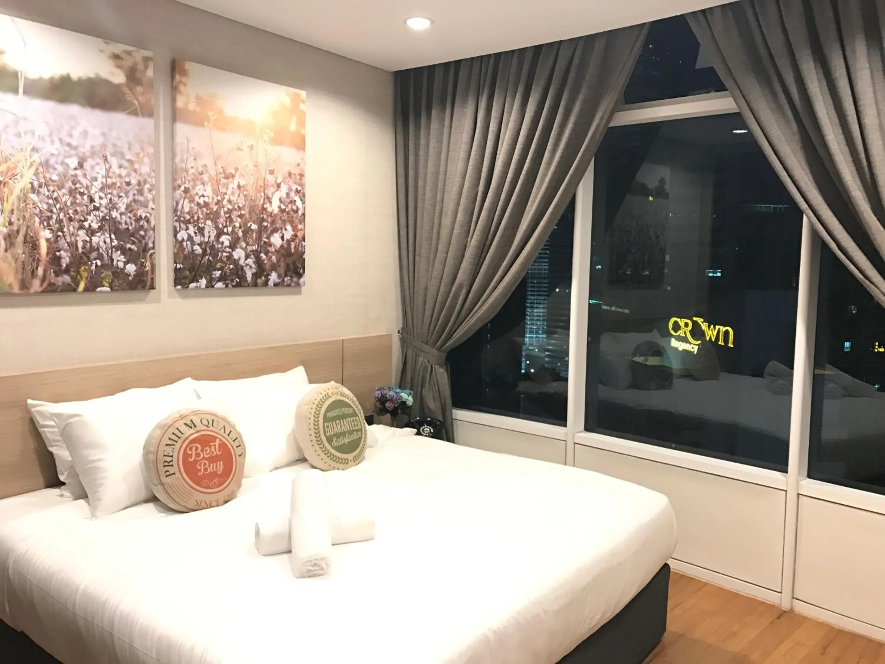 Bed in VORTEX SUITES KLCC by PNUT With NETFLIX