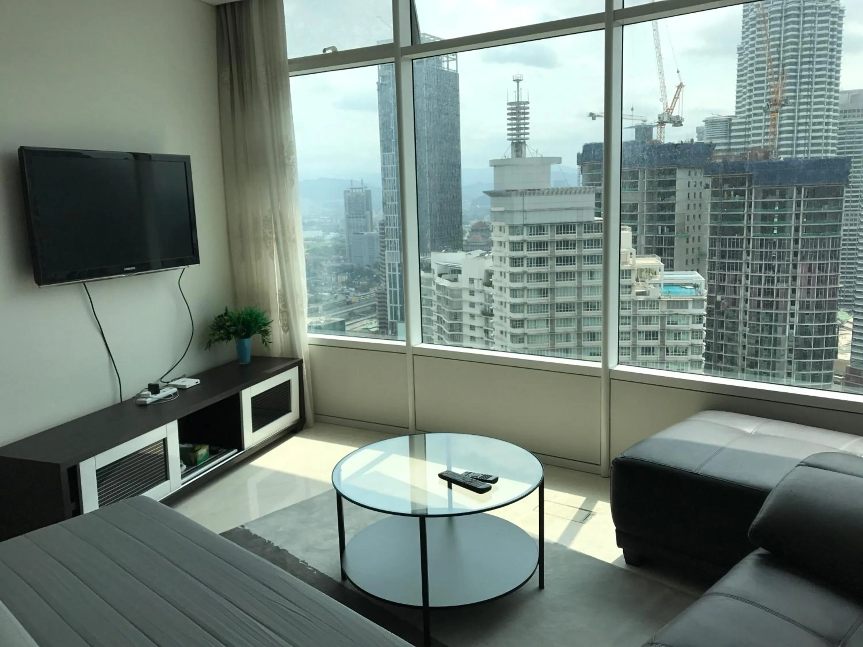 VORTEX SUITES KLCC by PNUT With NETFLIX