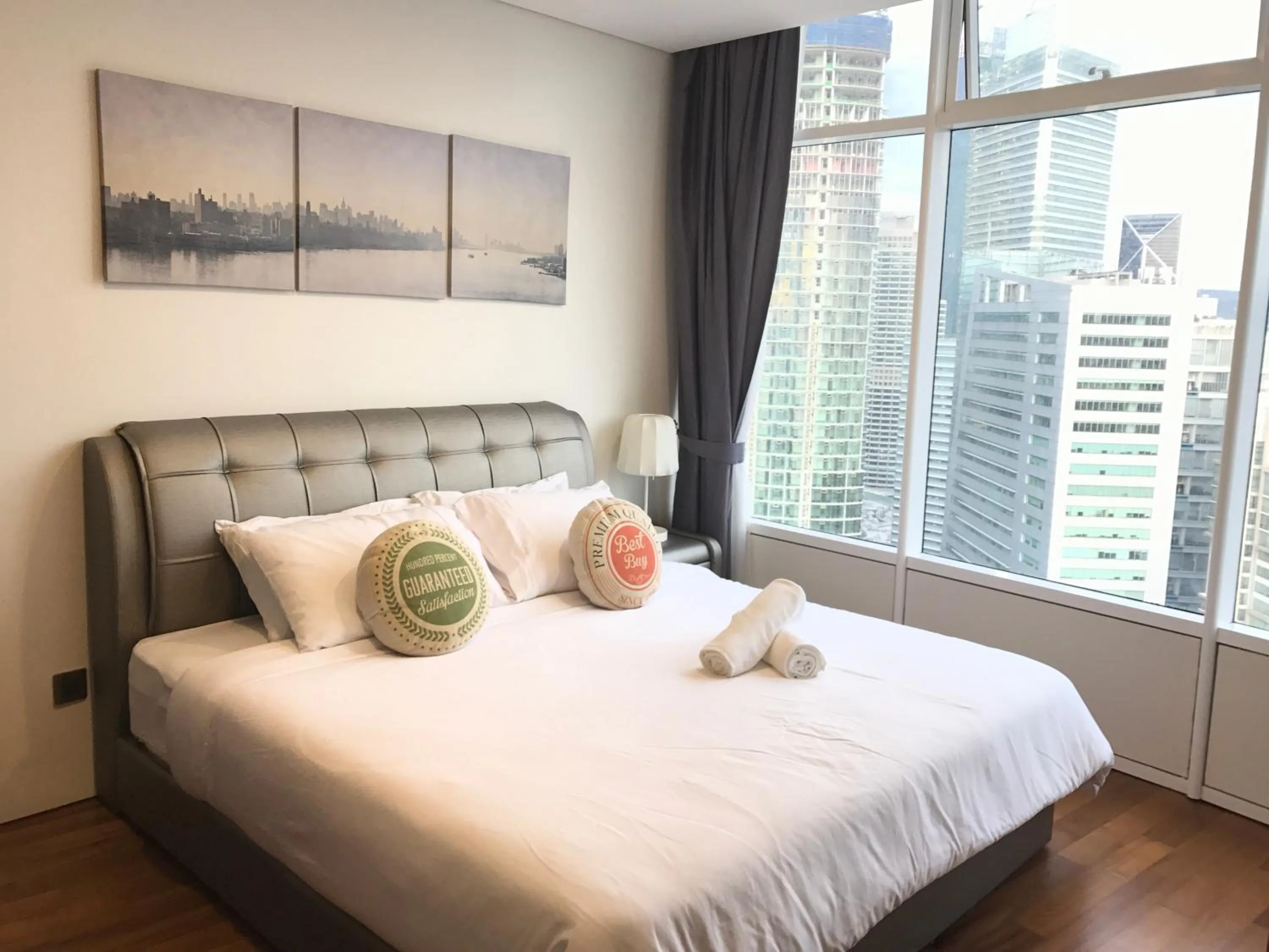 Bed in VORTEX SUITES KLCC by PNUT With NETFLIX