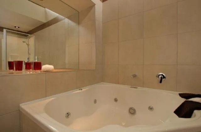 Hot Tub in Kiwi Studios Motel