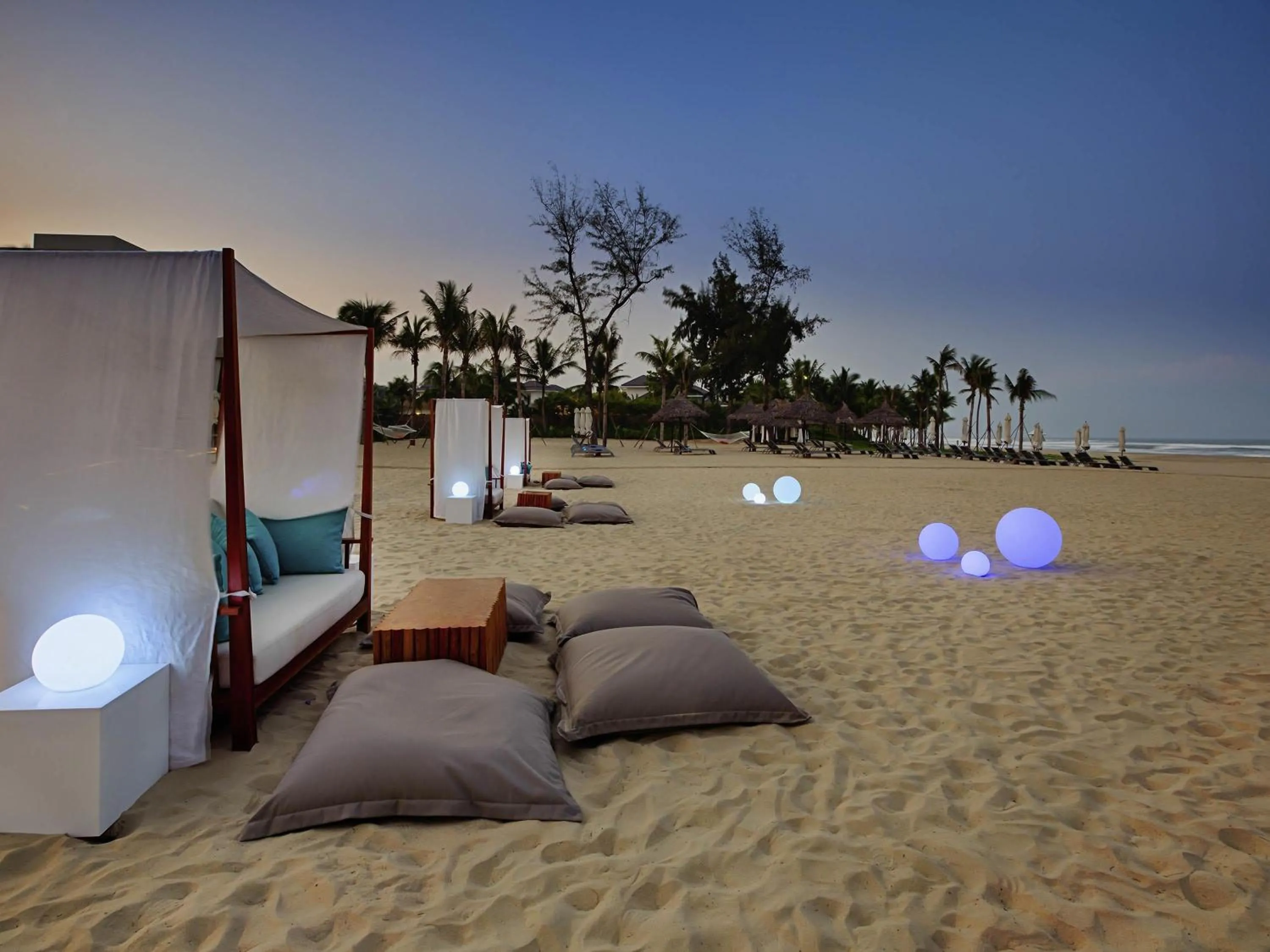 Lounge or bar in Pullman Danang Beach Resort