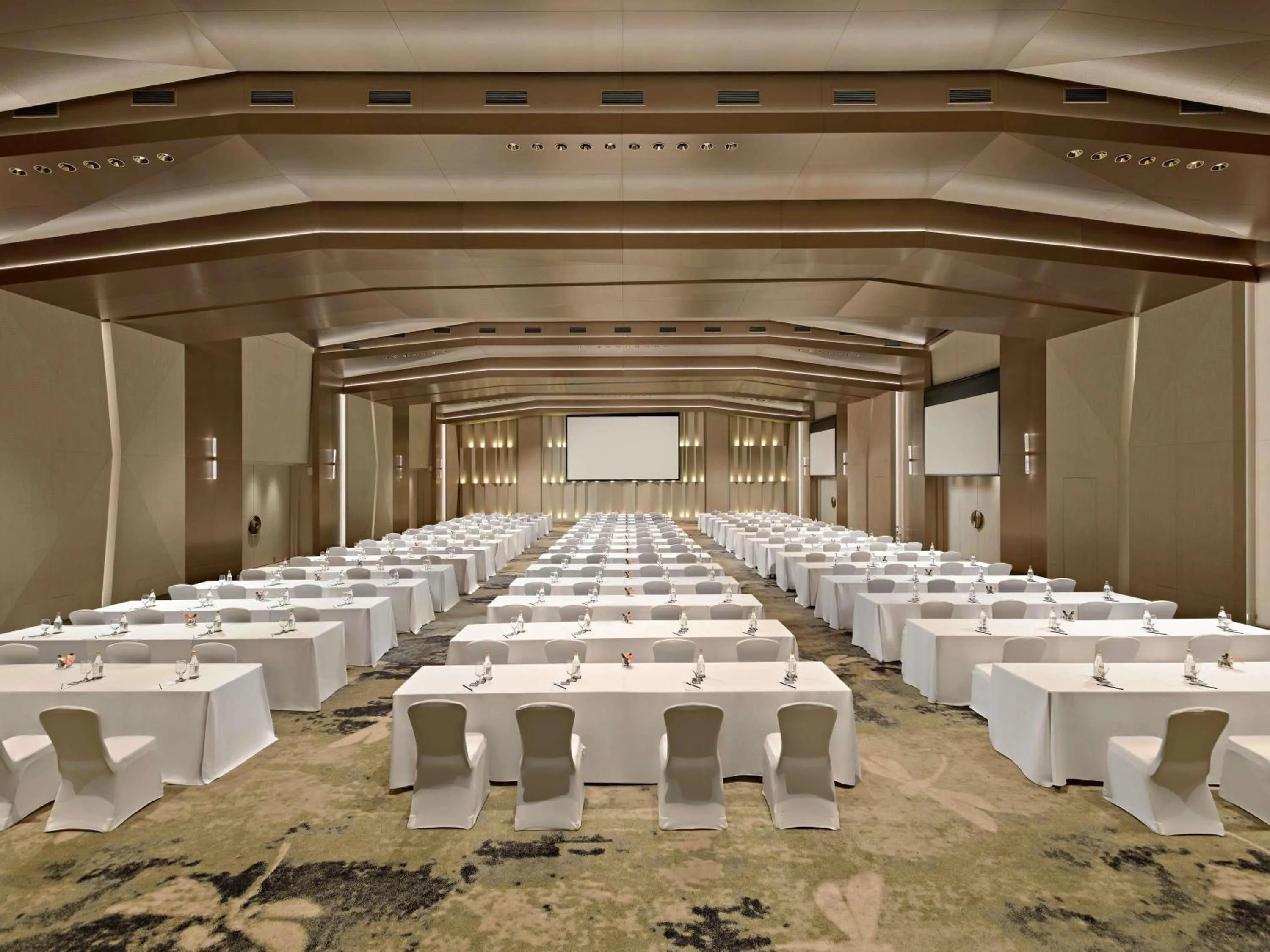 Meeting/conference room in Pullman Danang Beach Resort