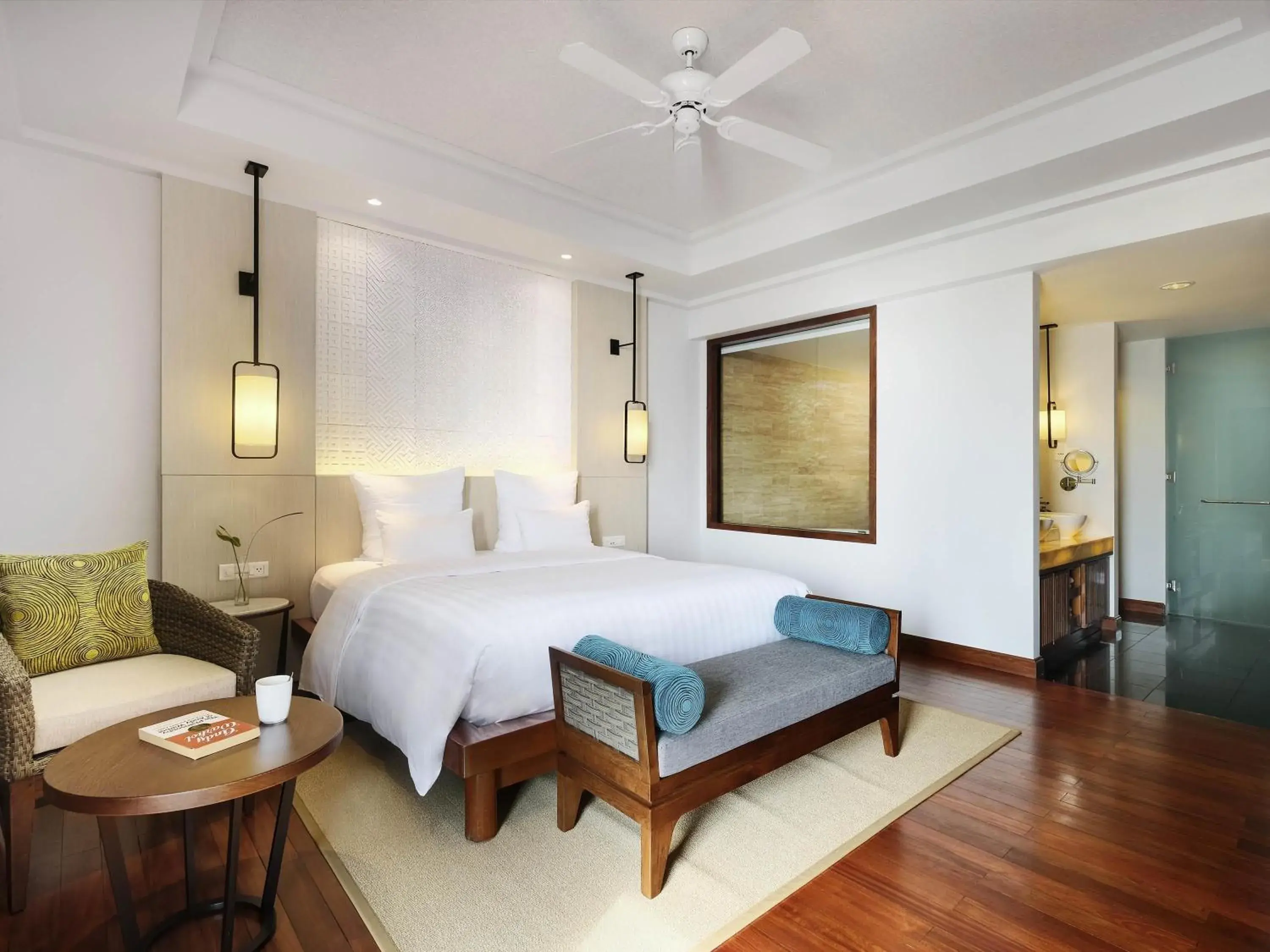 Penthouse Suite with Balcony in Pullman Danang Beach Resort Penthouse Suite with Balcony in Pullman Danang Beach Resort