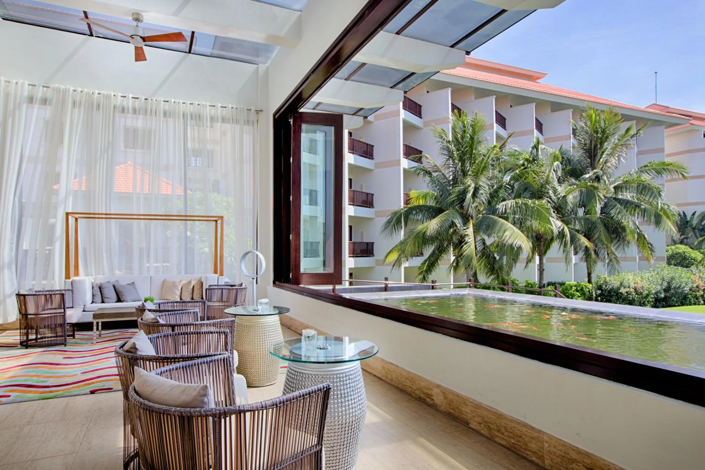 Lounge or bar in Pullman Danang Beach Resort