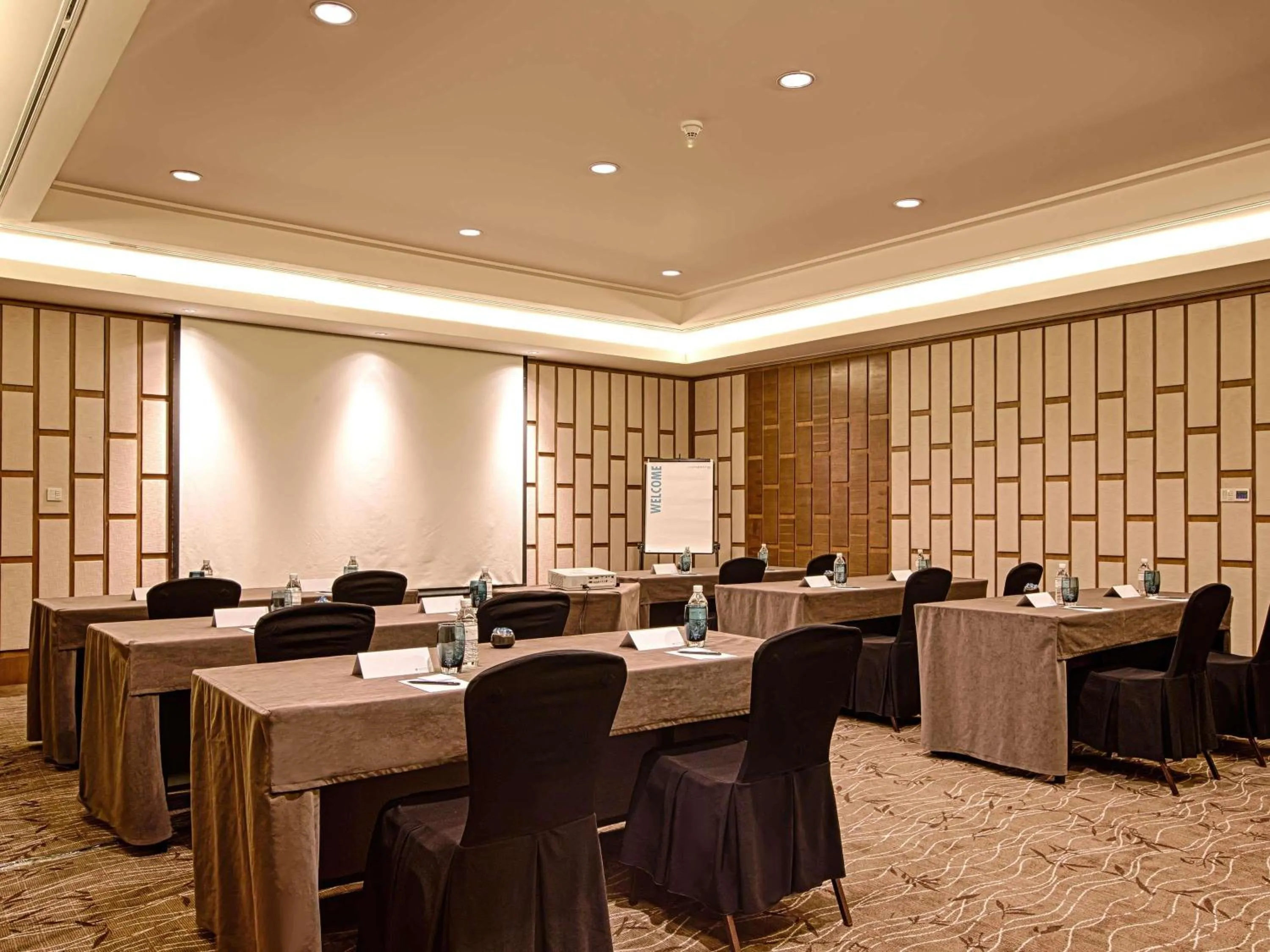 Meeting/conference room in Pullman Danang Beach Resort