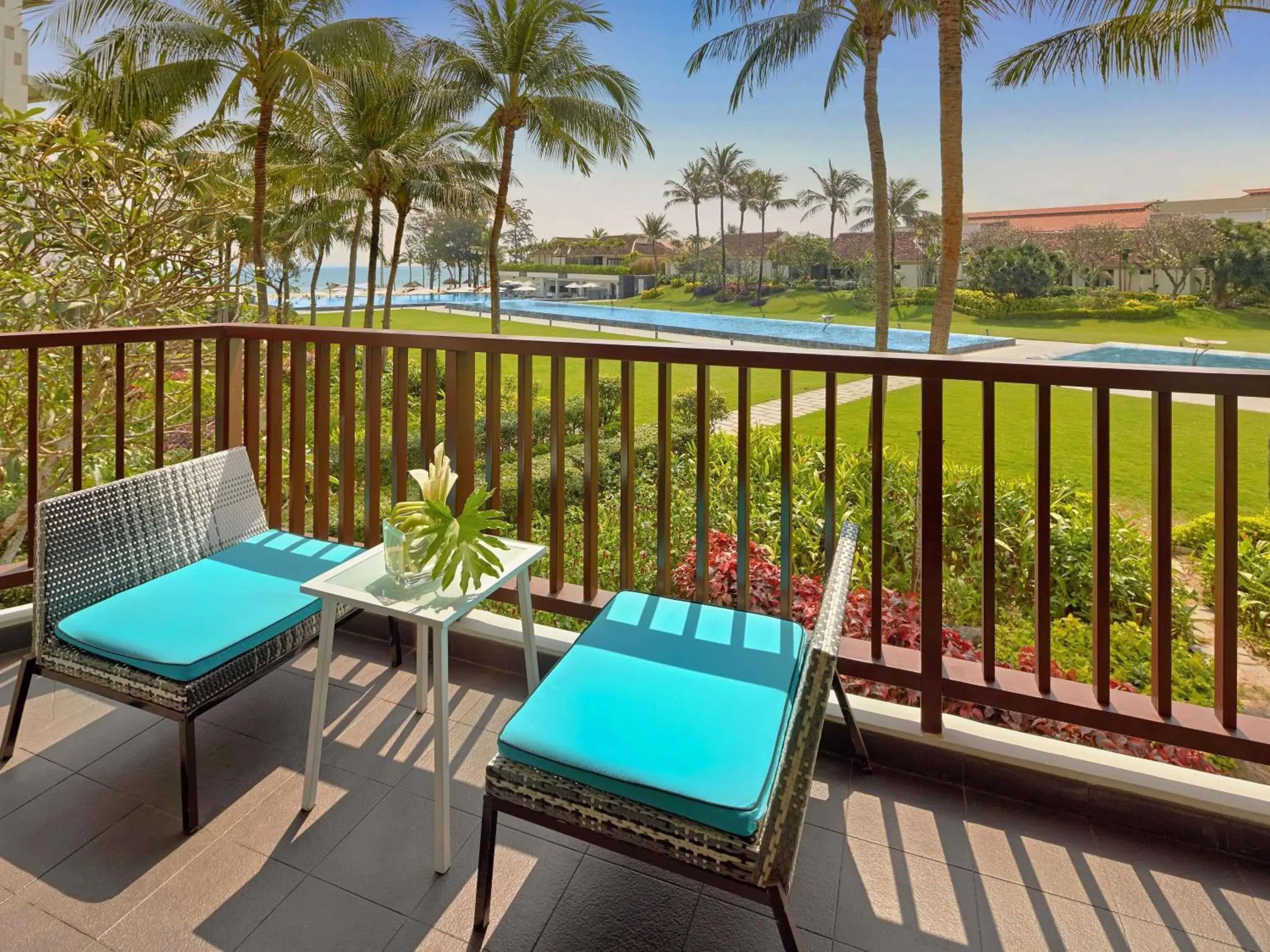 Superior Double Room with Balcony in Pullman Danang Beach Resort Superior Double Room with Balcony in Pullman Danang Beach Resort