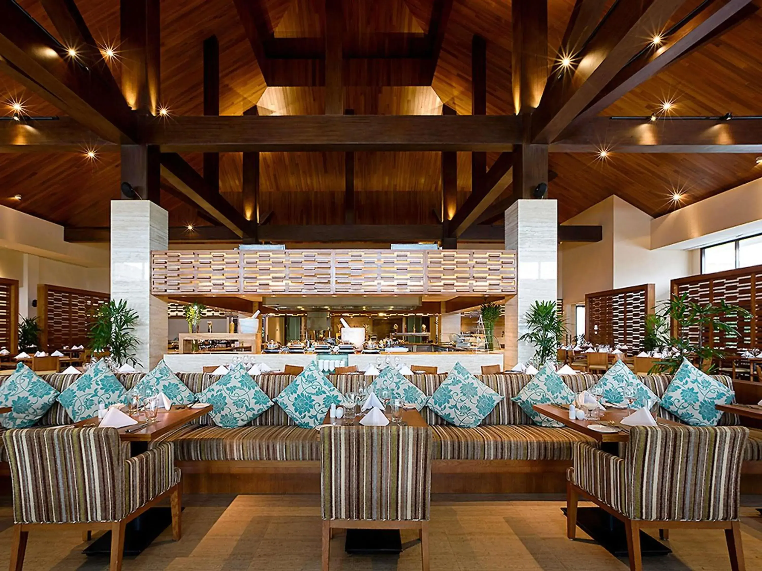 Restaurant/places to eat in Pullman Danang Beach Resort Restaurant/places to eat in Pullman Danang Beach Resort
