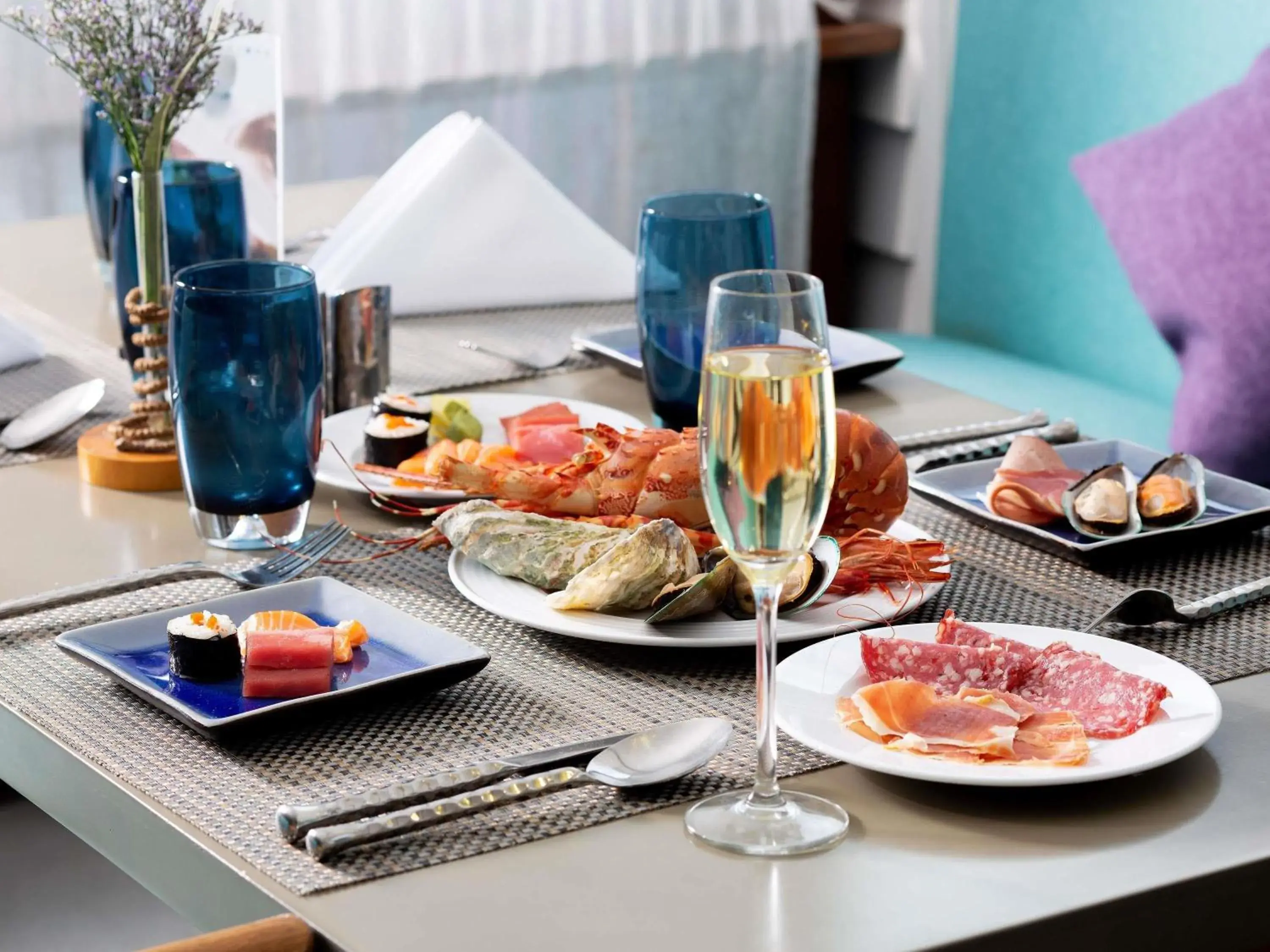 Restaurant/places to eat in Pullman Danang Beach Resort Restaurant/places to eat in Pullman Danang Beach Resort