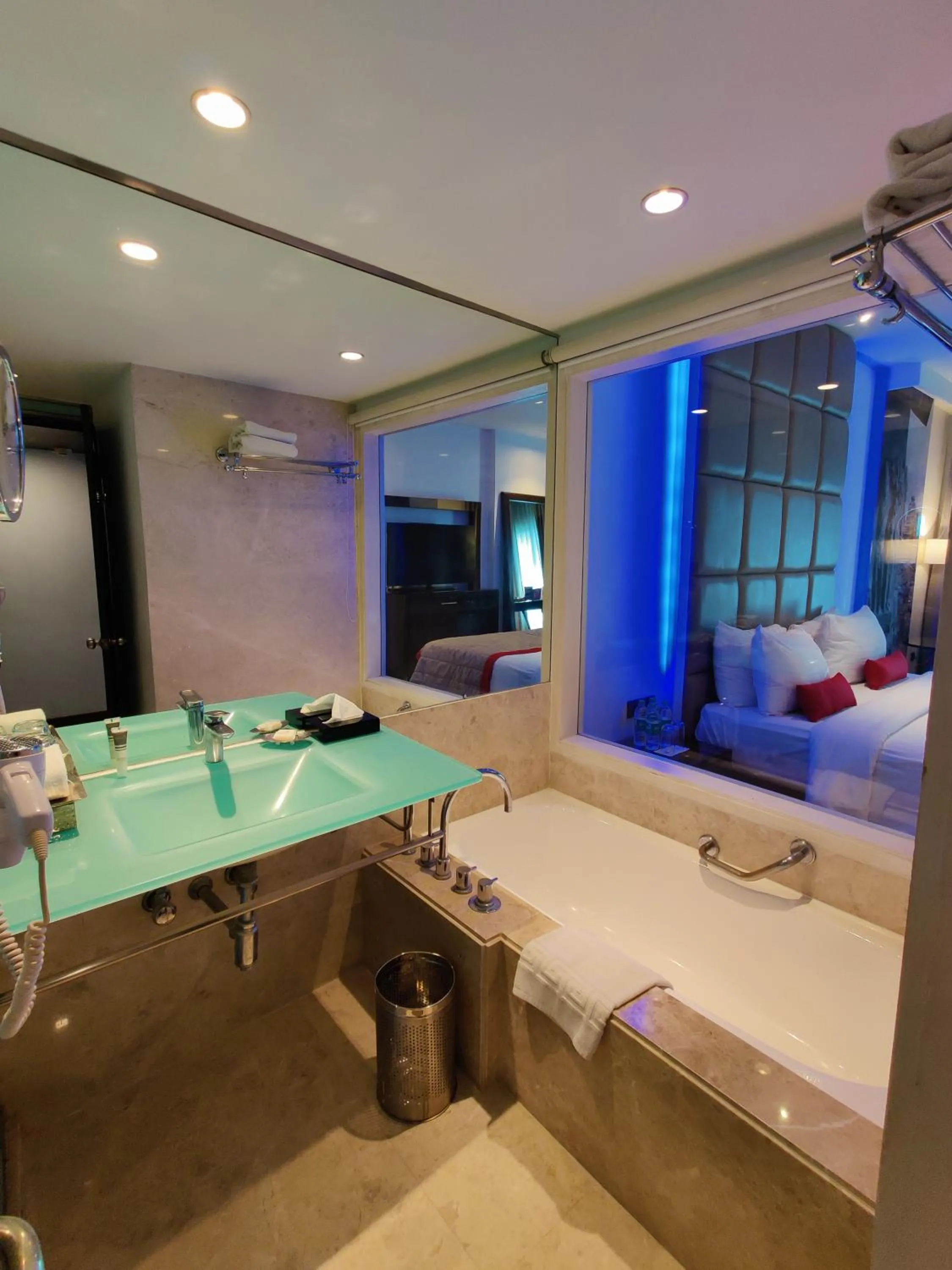 Bathroom in Hotel Royal Orchid Bangalore