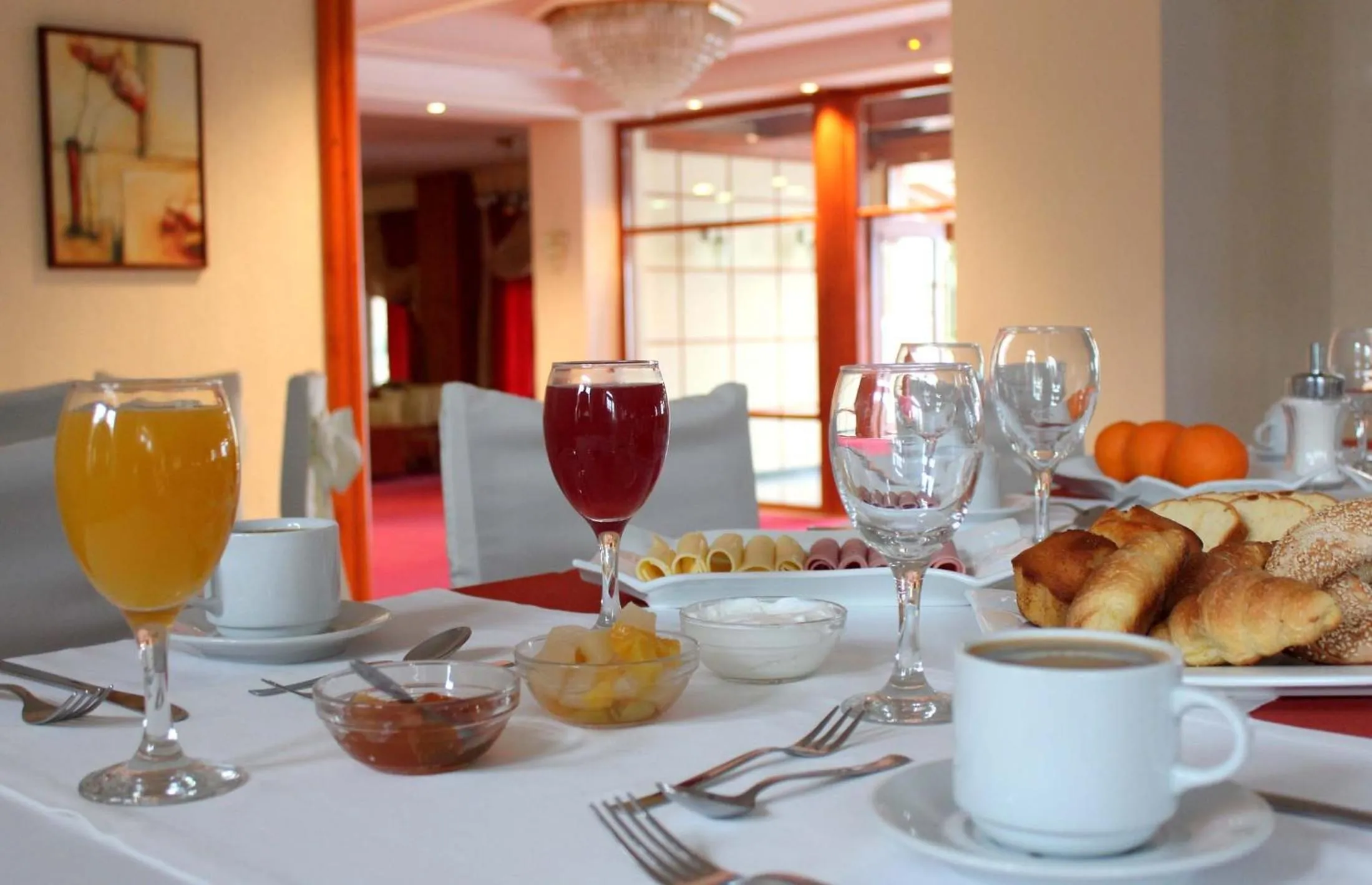 Restaurant/places to eat in Famissi Eden Hotel