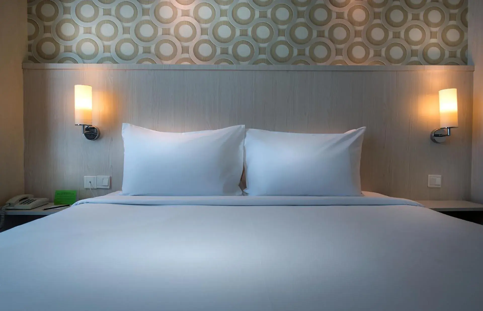 Bedroom, Bed in Cititel Express Kota Kinabalu Hotel