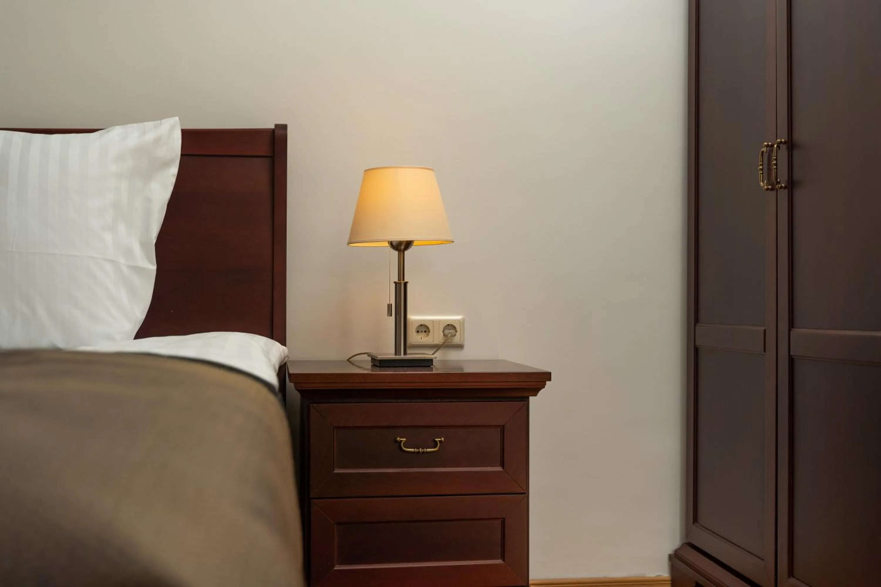 Bed in Mabre Residence