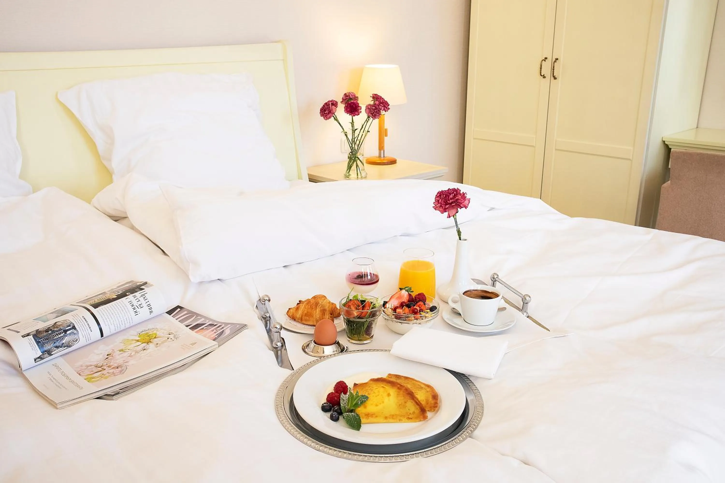 Buffet breakfast, Bed in Mabre Residence