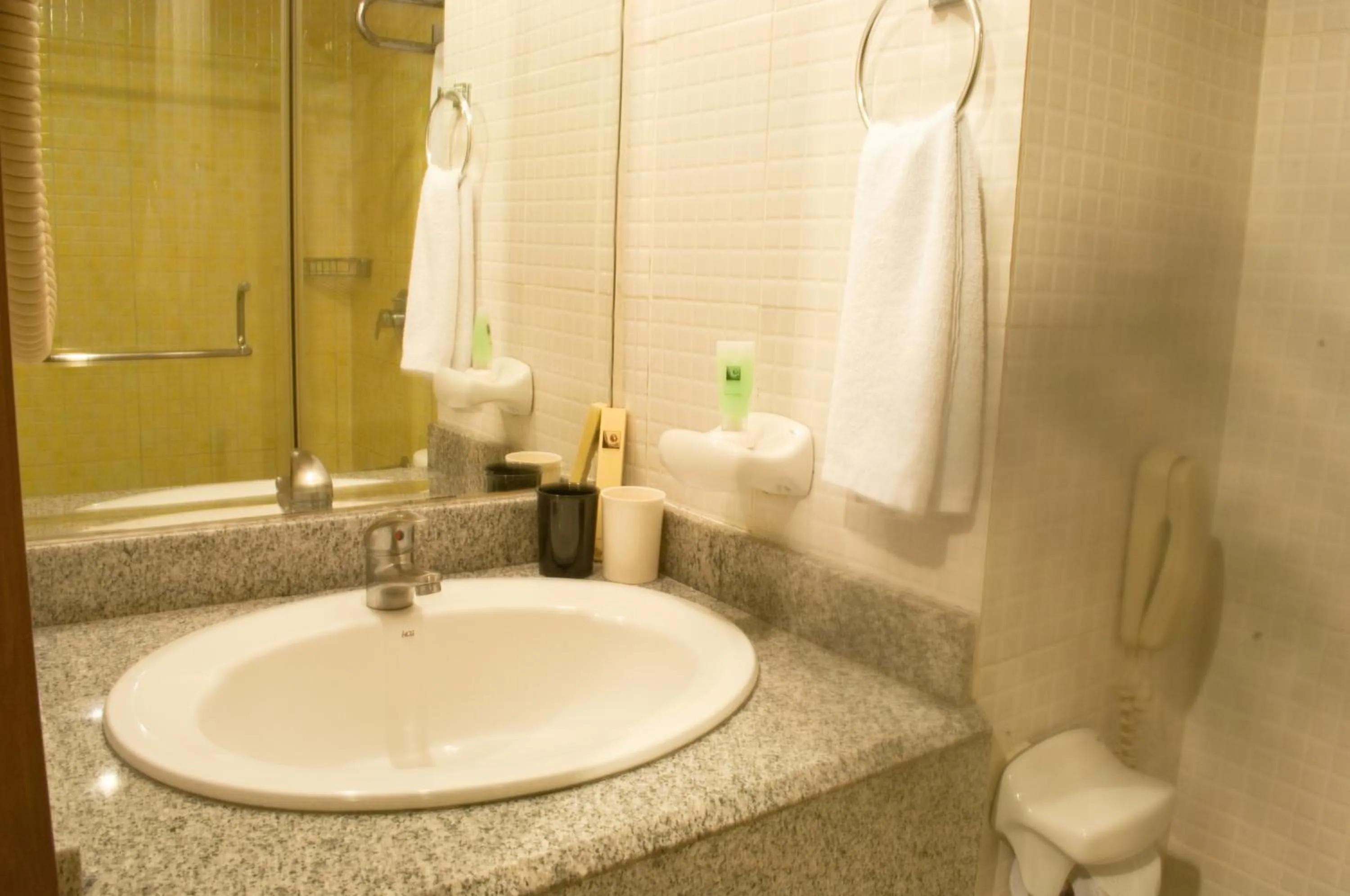 Bathroom in Pearl Lane Hotel