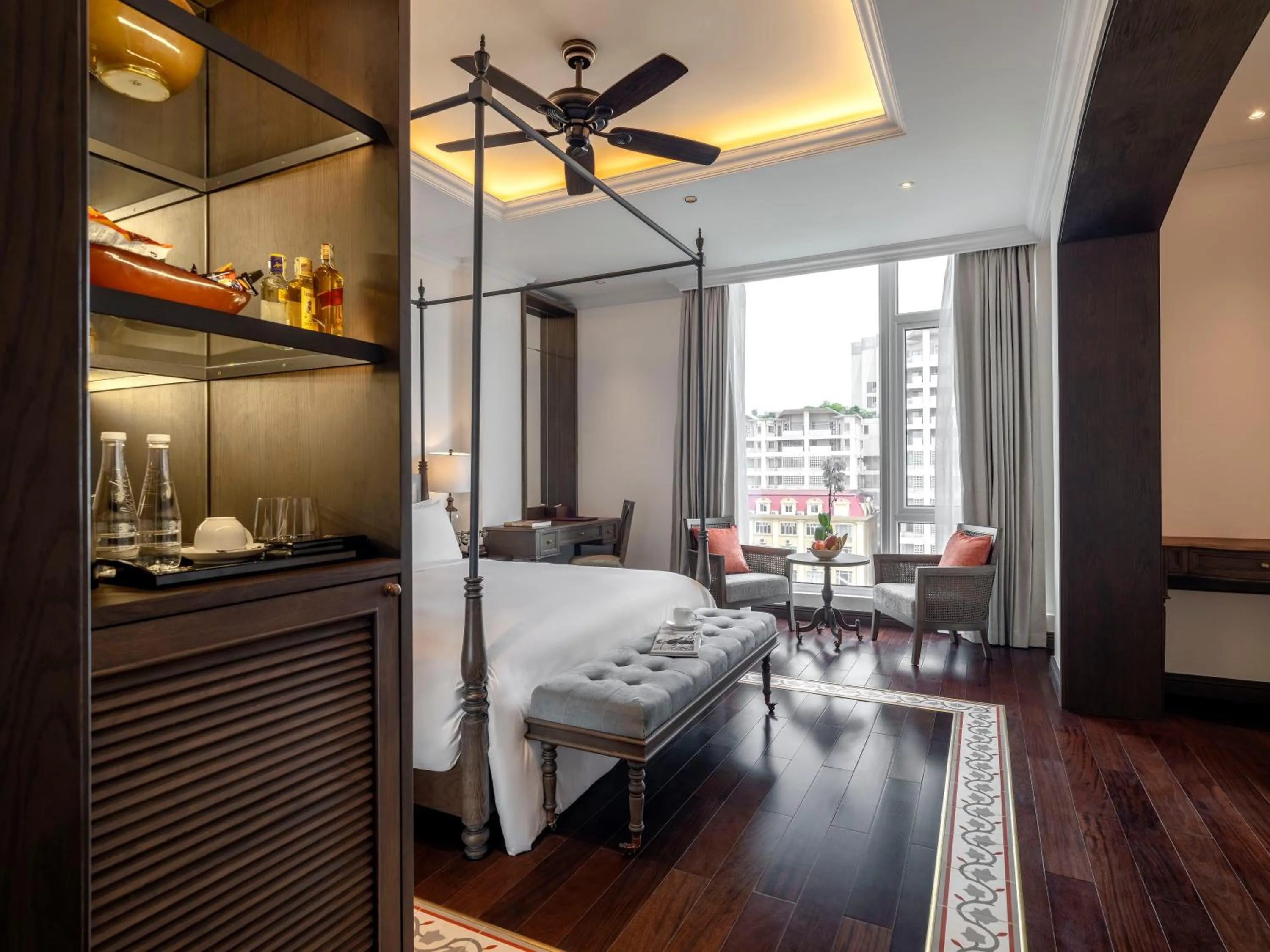 Photo of the whole room, Bed in De Syloia Hotel