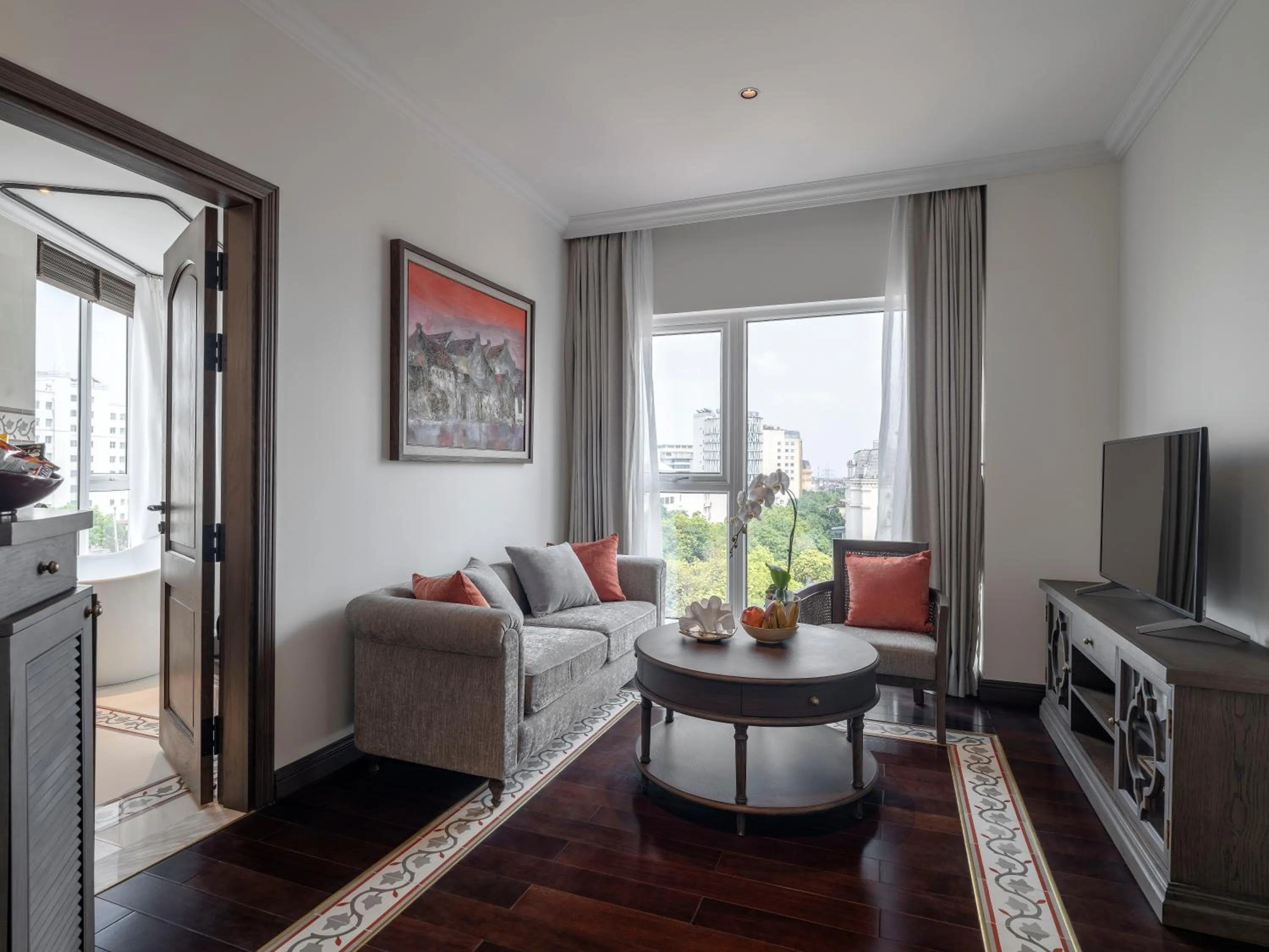 Communal lounge/ TV room in De Syloia Hotel