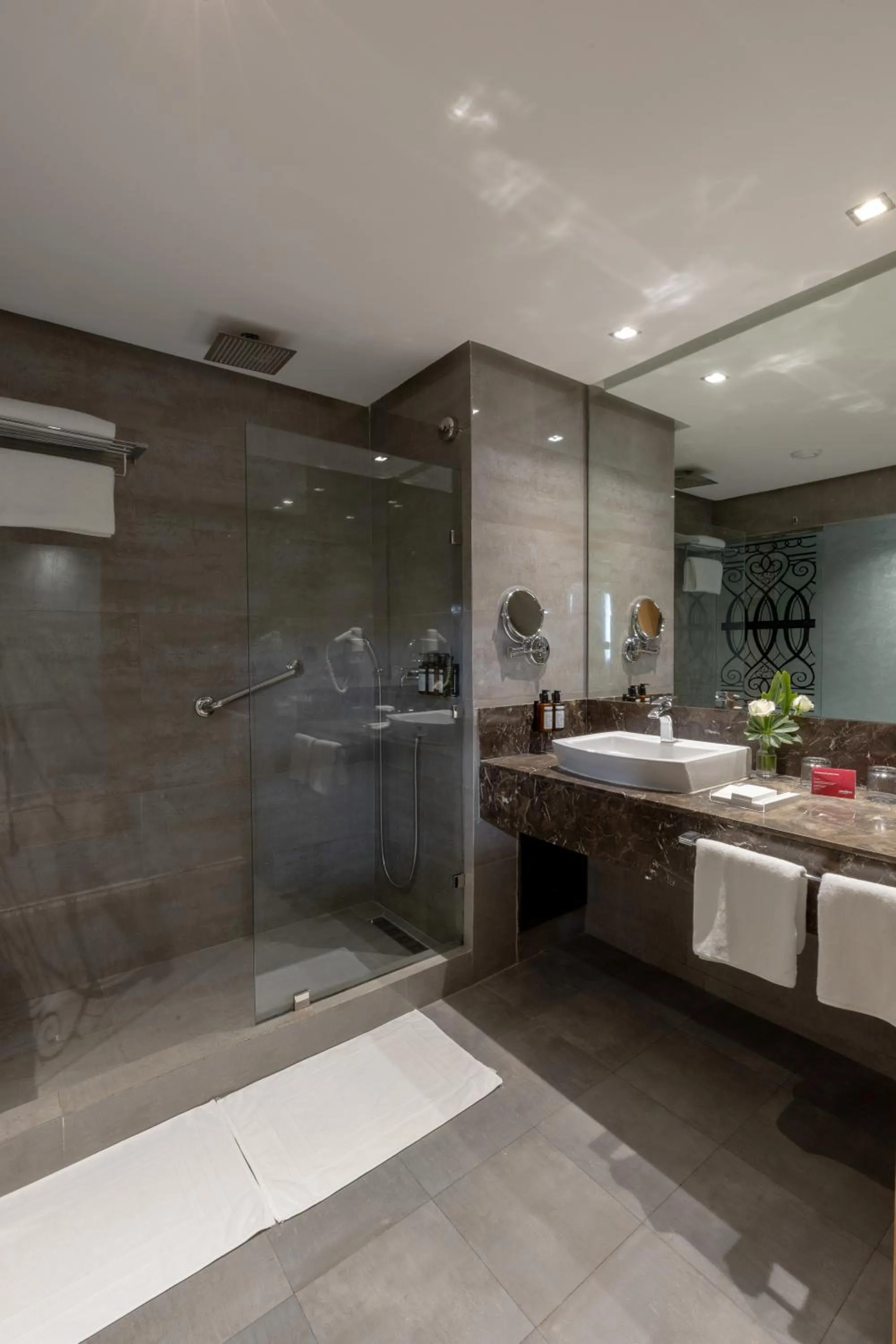 Shower in Mövenpick Hotel Casablanca