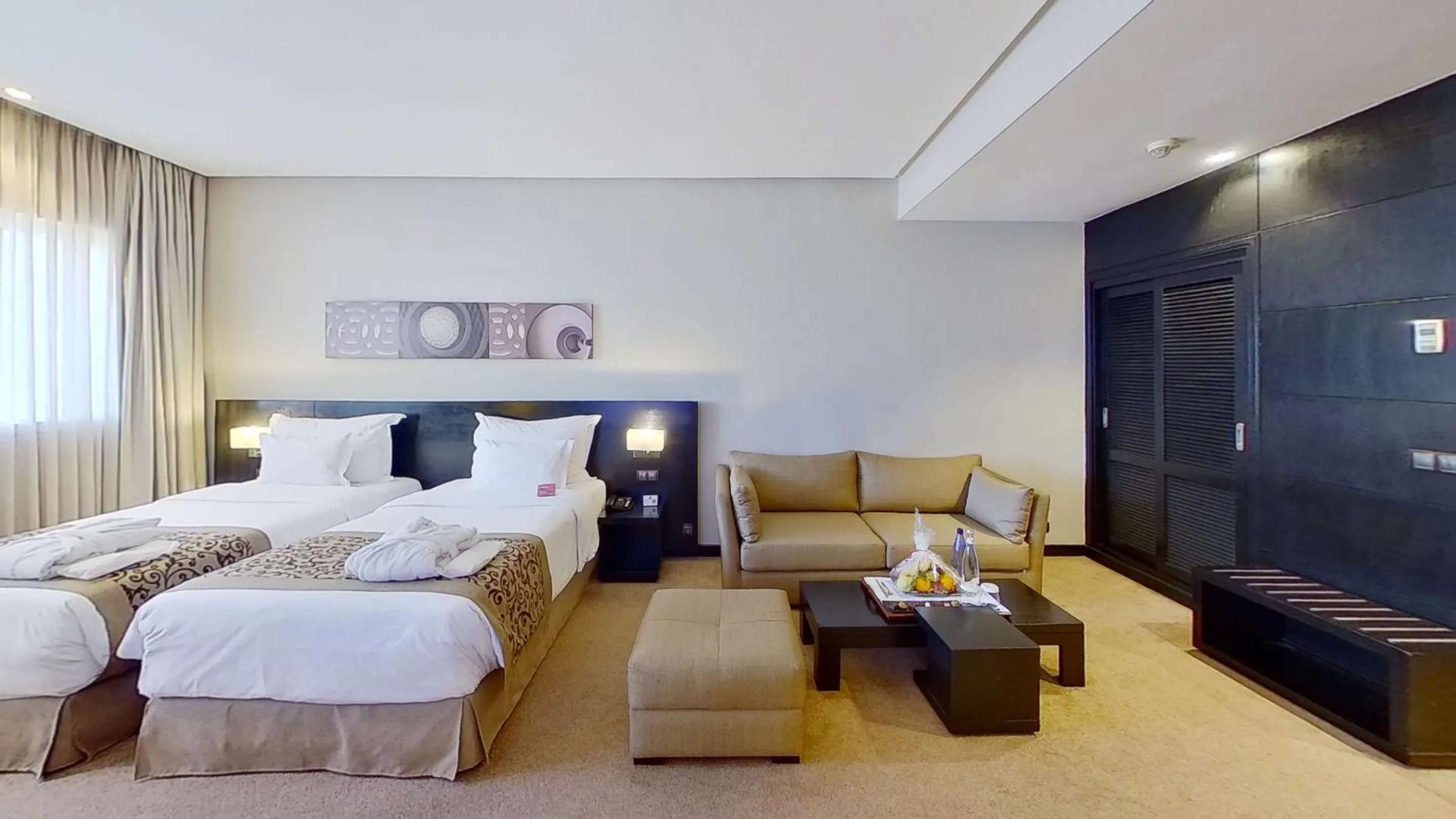 Photo of the whole room, Bed in Mövenpick Hotel Casablanca