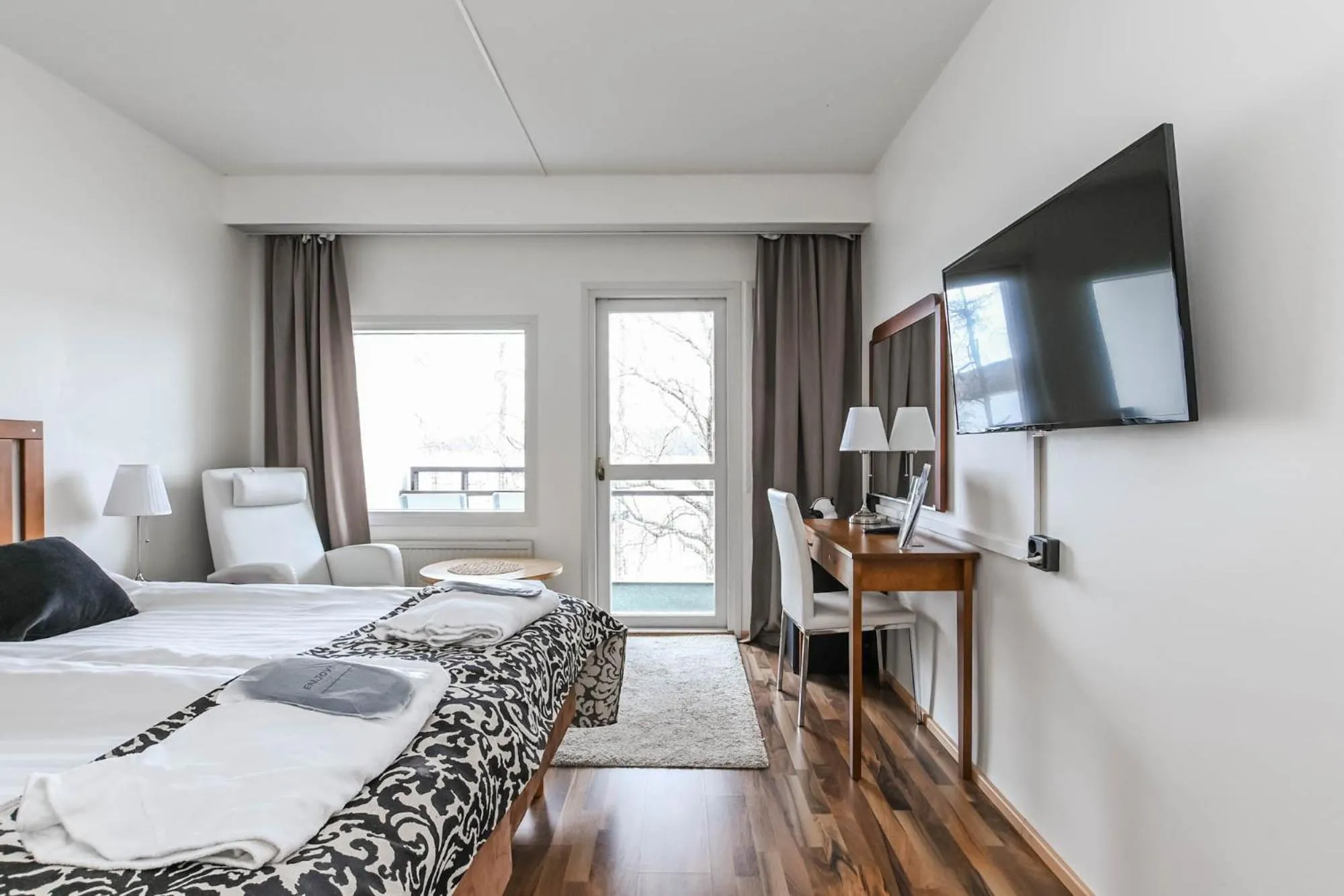 Photo of the whole room, Bed in Hotel Kumpeli Spa