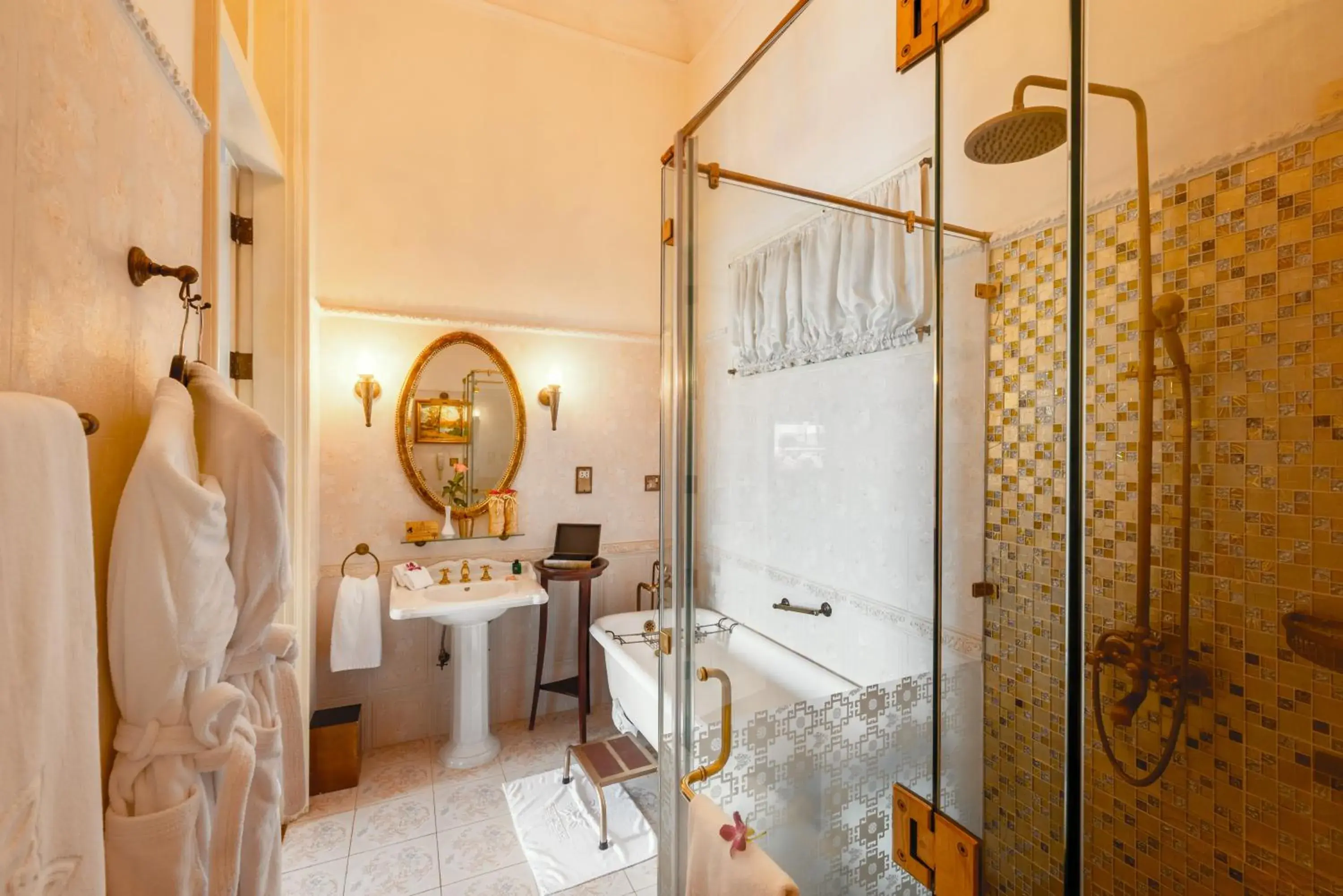 Luxury with Balcony – High Tea Inclusive in Dalat Palace Heritage Hotel Luxury with Balcony – High Tea Inclusive in Dalat Palace Heritage Hotel