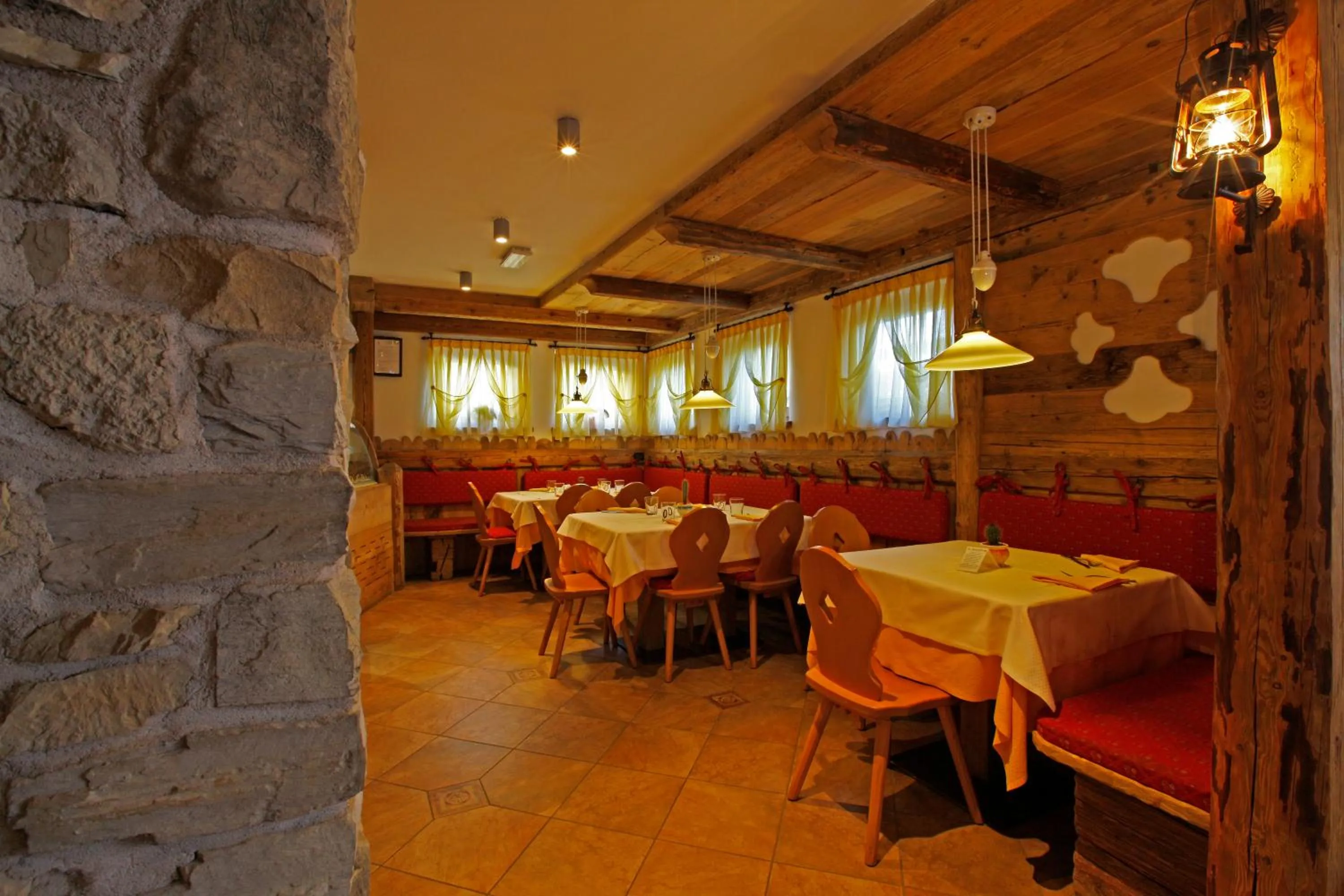Restaurant/places to eat in Hotel Il Maniero