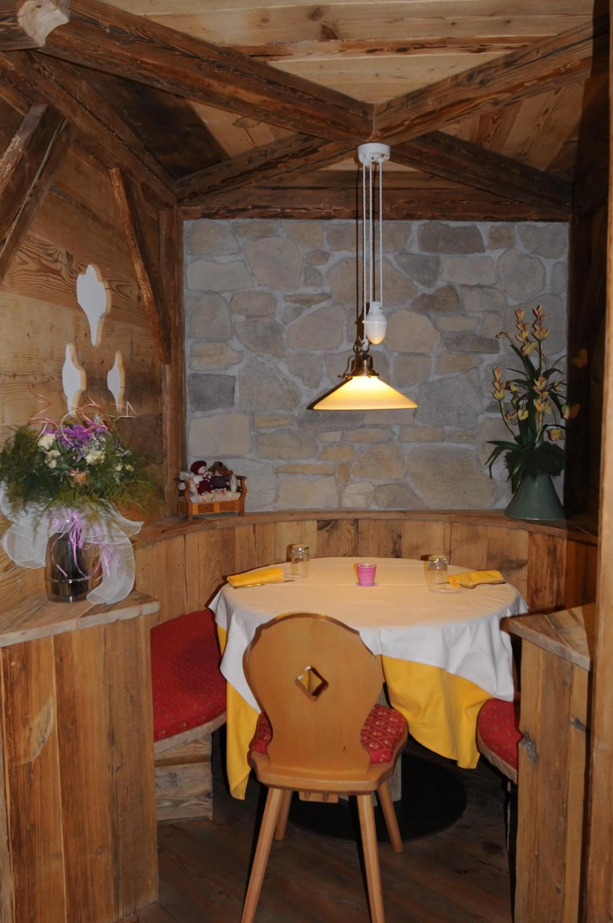 Restaurant/places to eat in Hotel Il Maniero