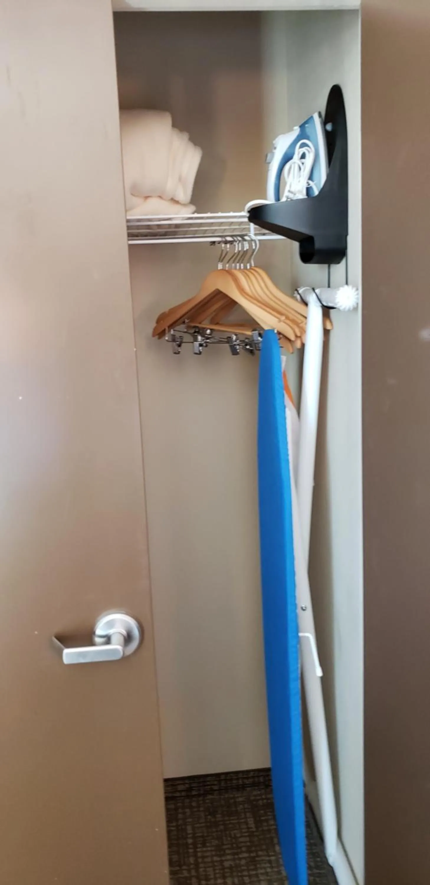 furniture in Comfort Suites Denver near Anschutz Medical Campus