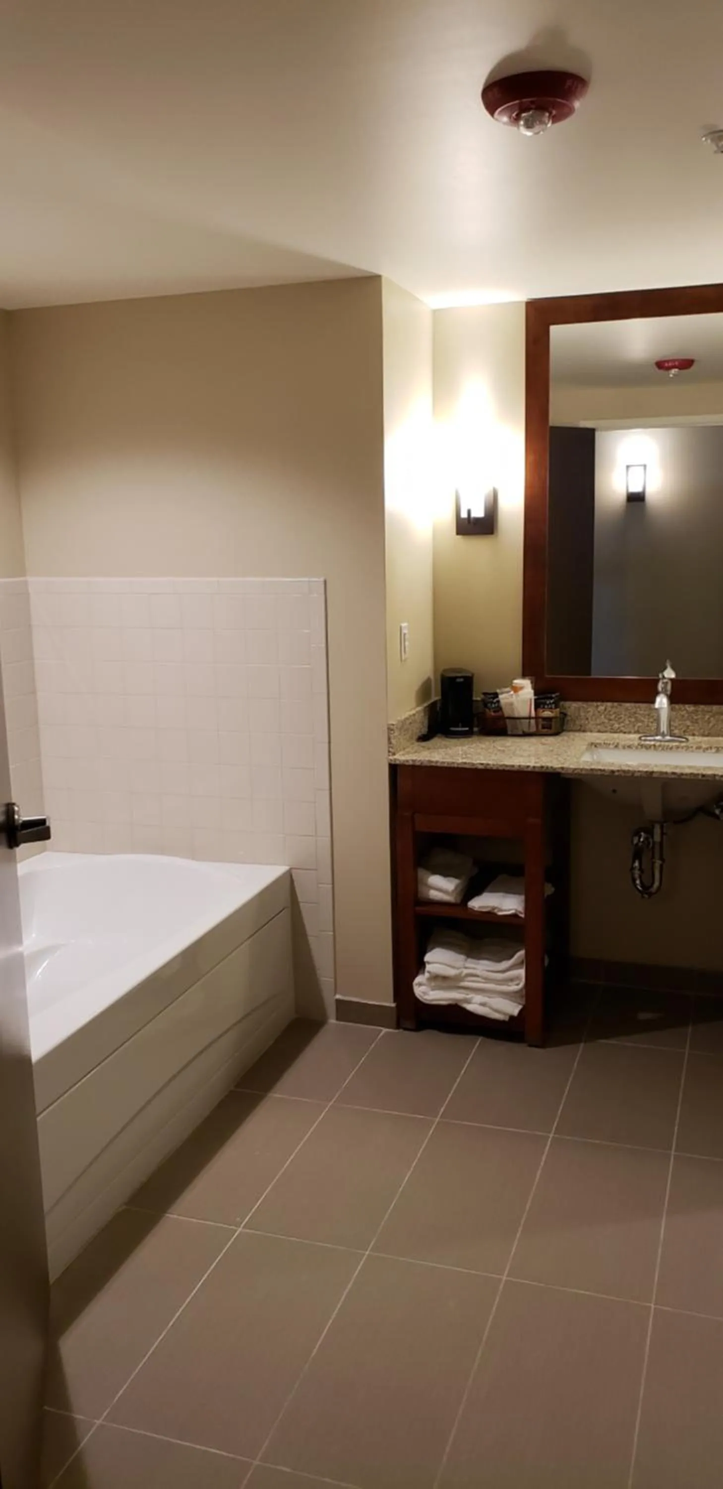 Bathroom in Comfort Suites Denver near Anschutz Medical Campus
