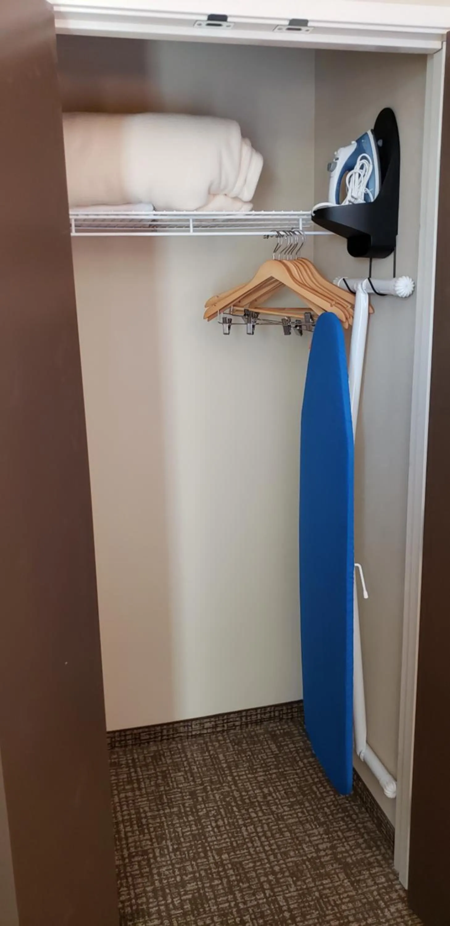 furniture in Comfort Suites Denver near Anschutz Medical Campus