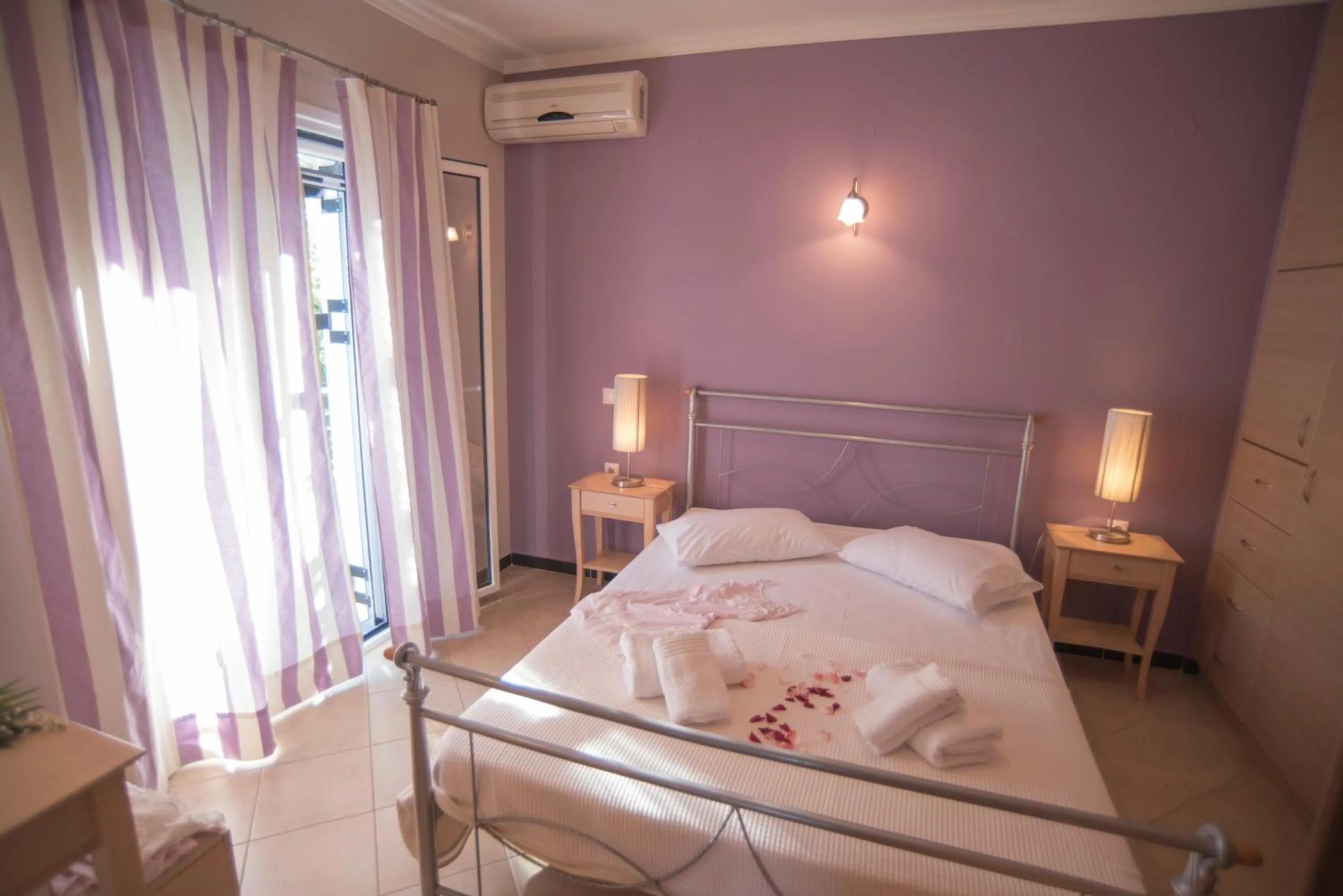Photo of the whole room, Bed in Villa Theodora