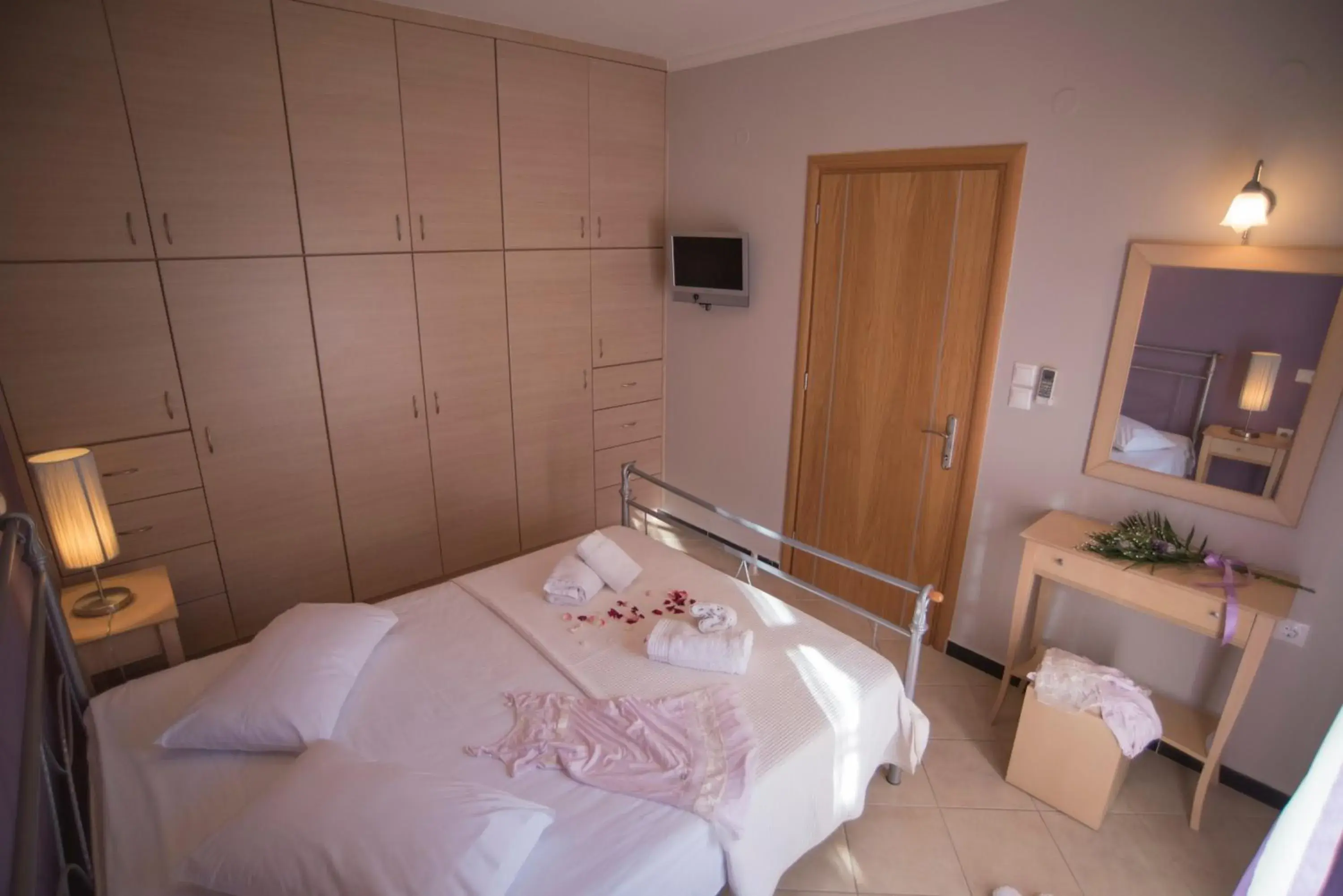 Photo of the whole room, Bed in Villa Theodora Photo of the whole room, Bed in Villa Theodora