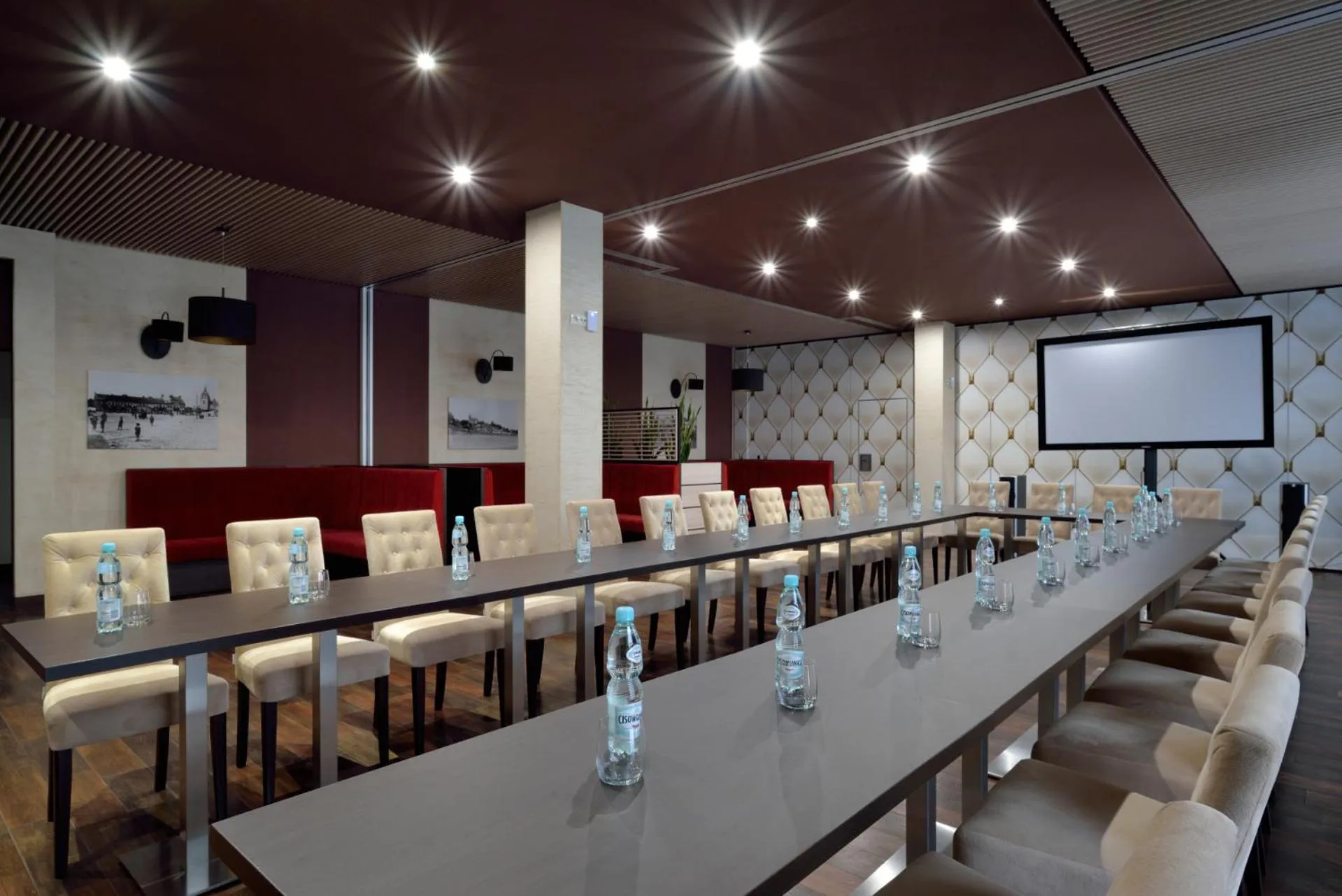 Meeting/conference room in Hotel Avangarda