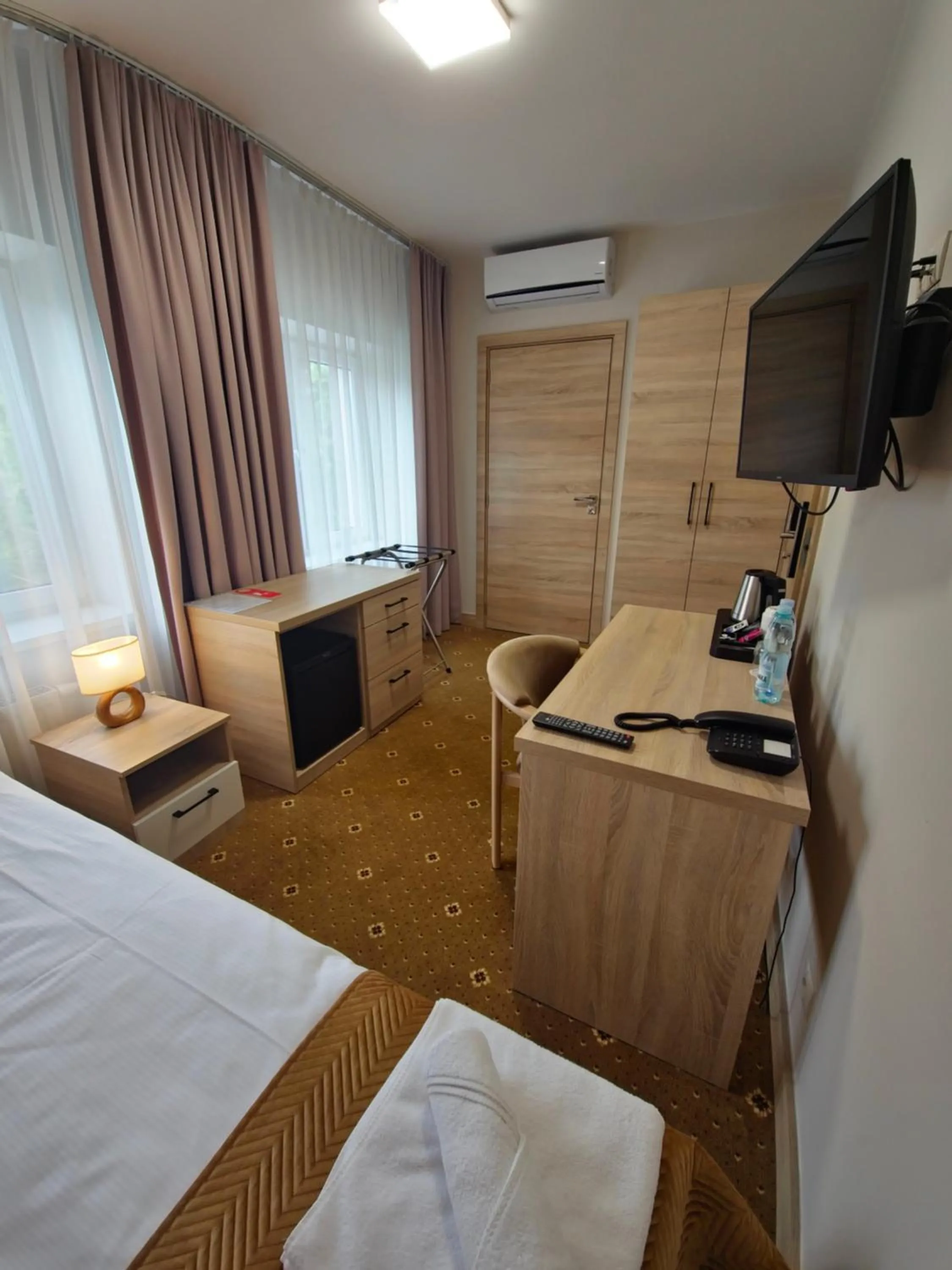 Photo of the whole room, Bed in Hotel Avangarda