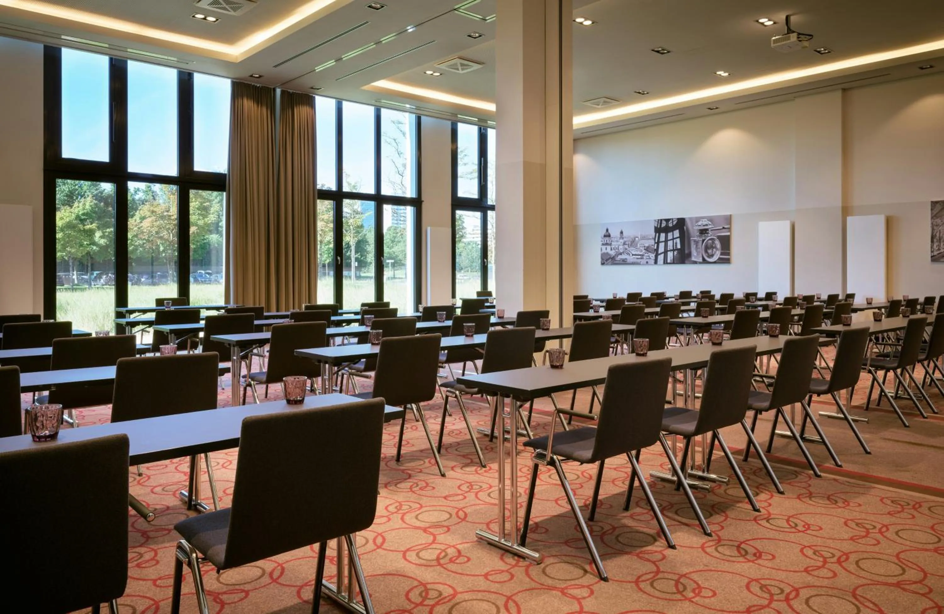Meeting/conference room in Leonardo Royal Hotel Munich
