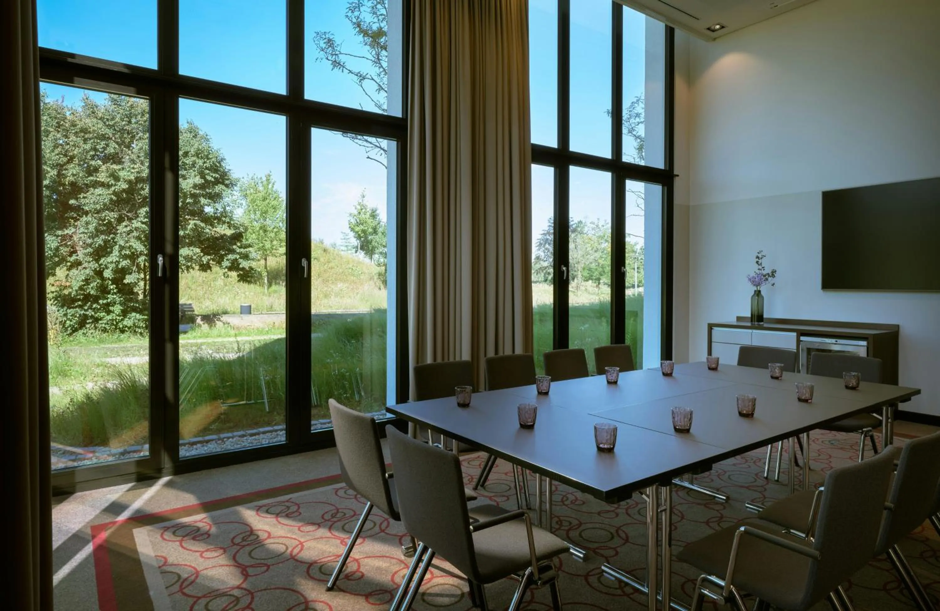 Meeting/conference room in Leonardo Royal Hotel Munich