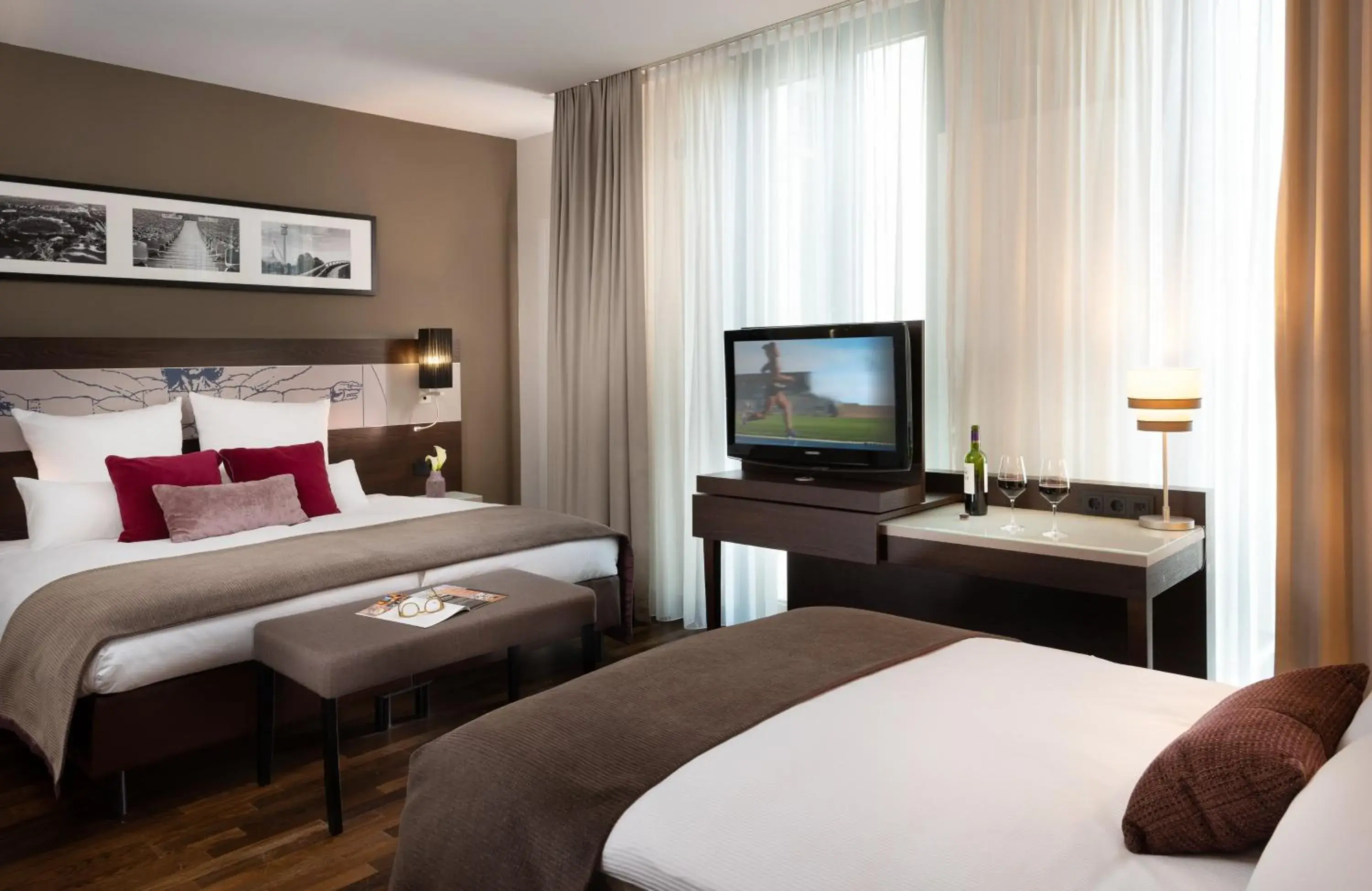 Deluxe Double Room in Leonardo Royal Hotel Munich Deluxe Double Room in Leonardo Royal Hotel Munich